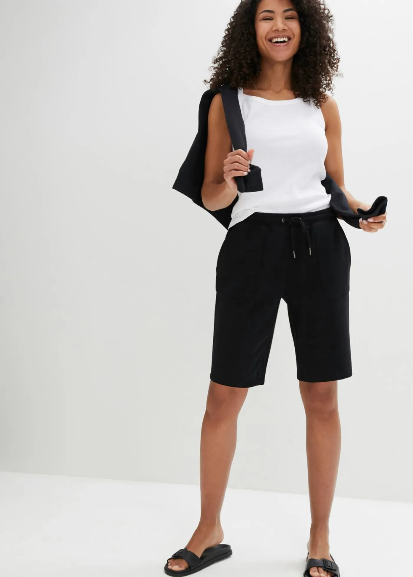 bonprix bonprix Pantalón corto de chándal con bolsillos Negro New