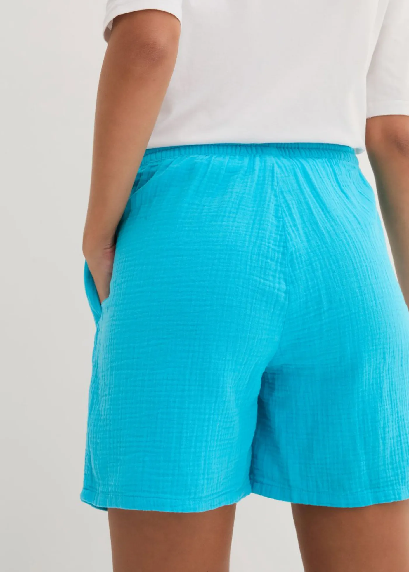 bonprix bonprix Pantalón corto de muselina verde agua oscuro