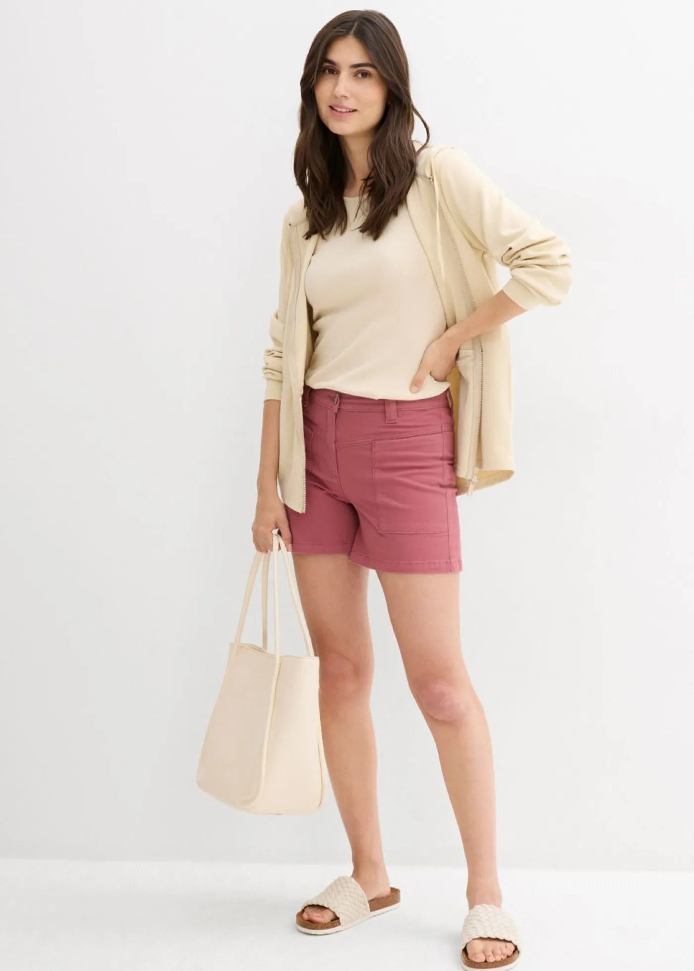 bonprix bonprix Pantalón corto de sarga baya suave New