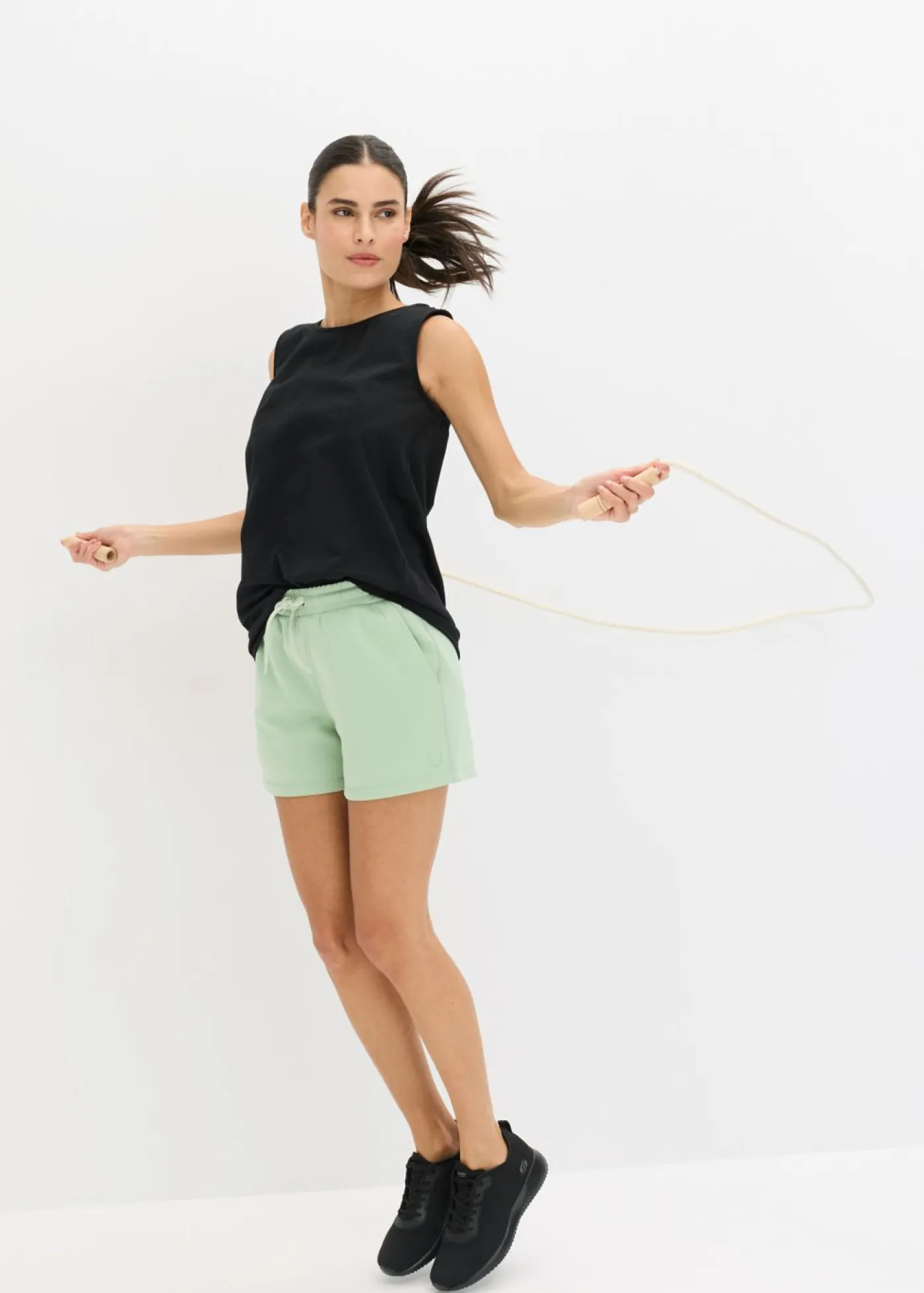 bonprix bonprix Pantalón corto deportivo de secado rápido Verde pastel New