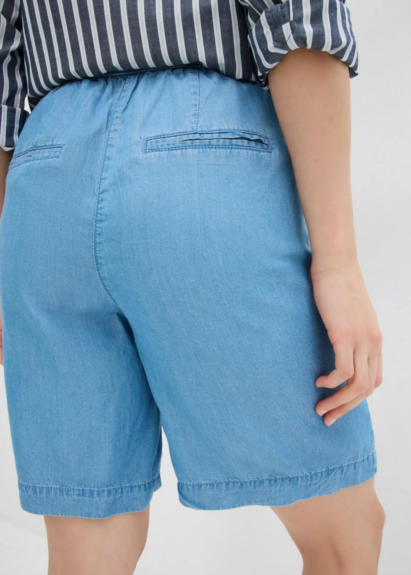 bonprix bonprix Pantalón corto sin cierre de lyocell azul claro denim New