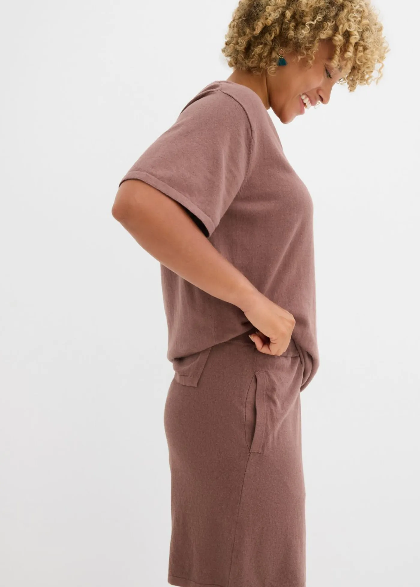 bonprix bonprix Pantalón corto sin cierre de punto fino Marrón mate Discount