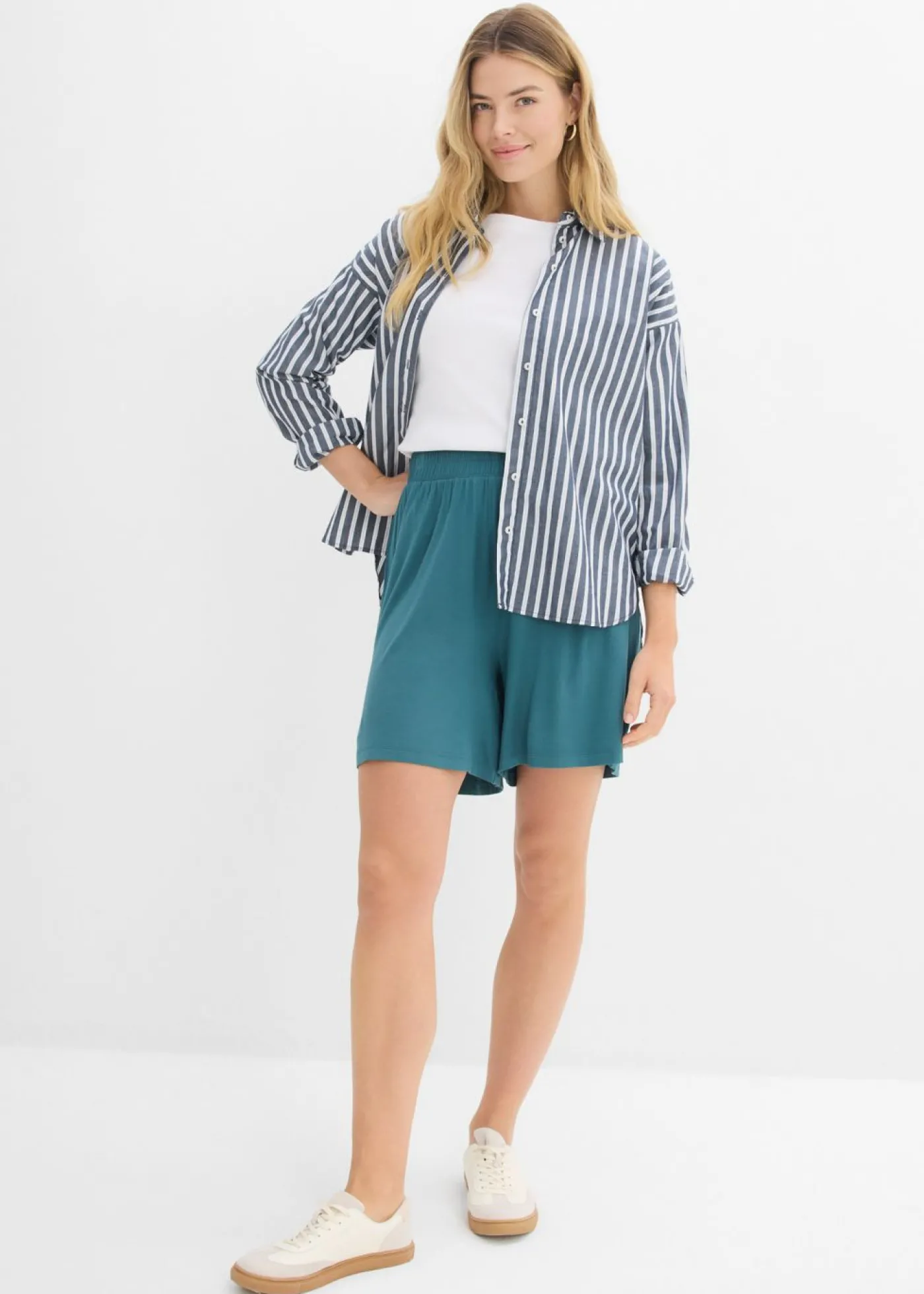 bonprix bonprix Pantalón corto sin cierre de mezcla de viscosa suave verde pimiento Outlet