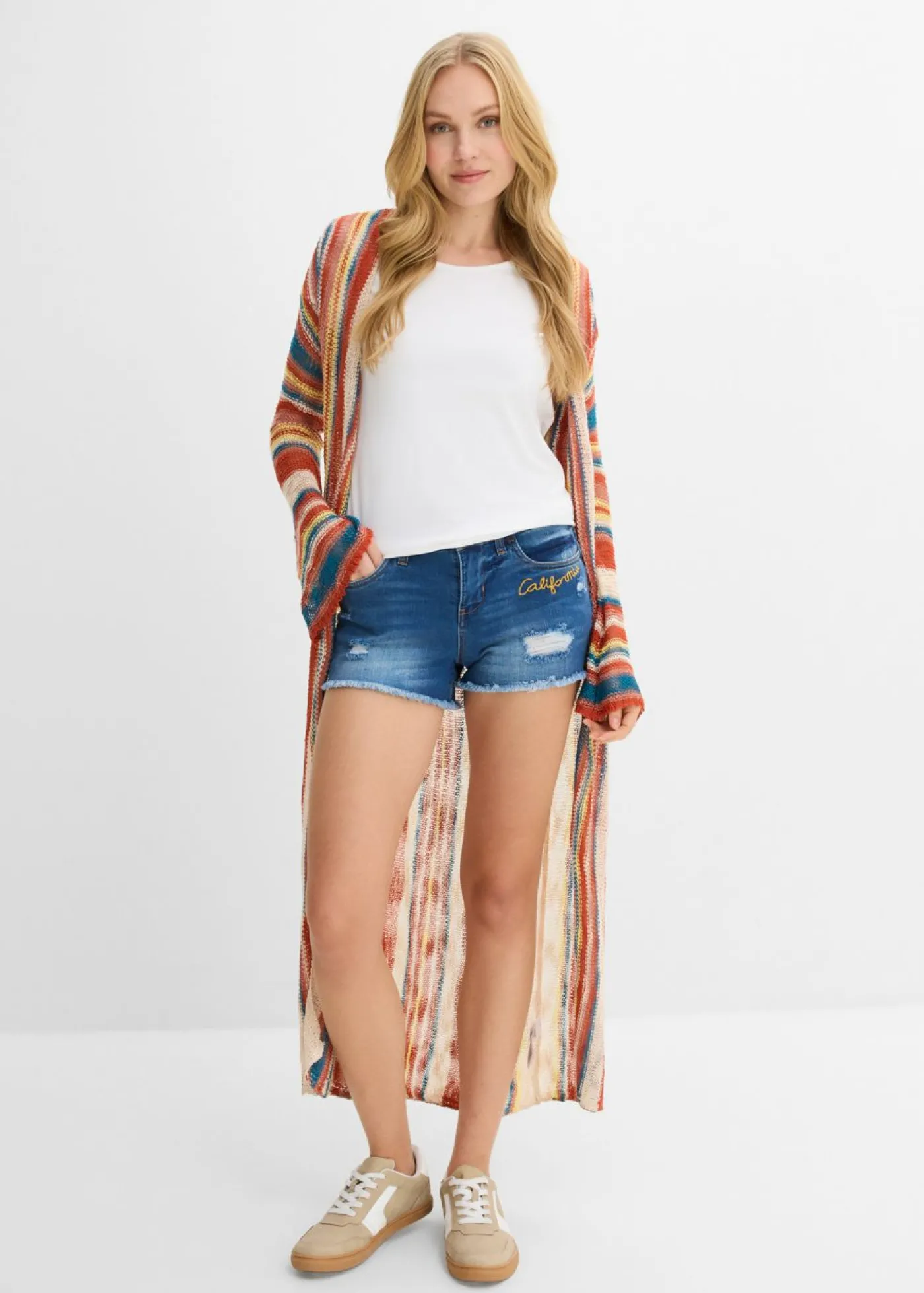 bonprix bonprix Pantalón corto vaquero con bordado Denim Discount