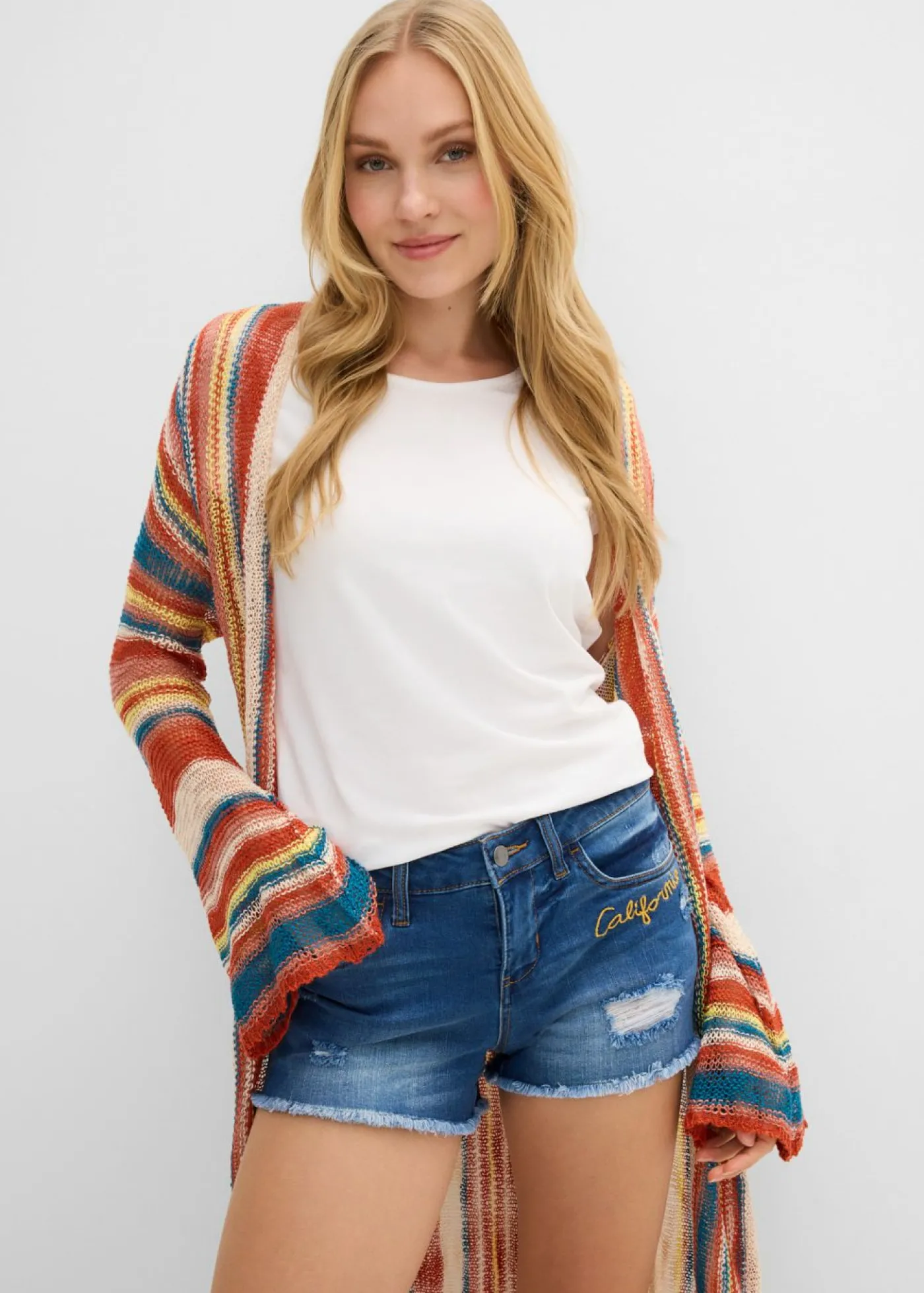 bonprix bonprix Pantalón corto vaquero con bordado Denim Discount