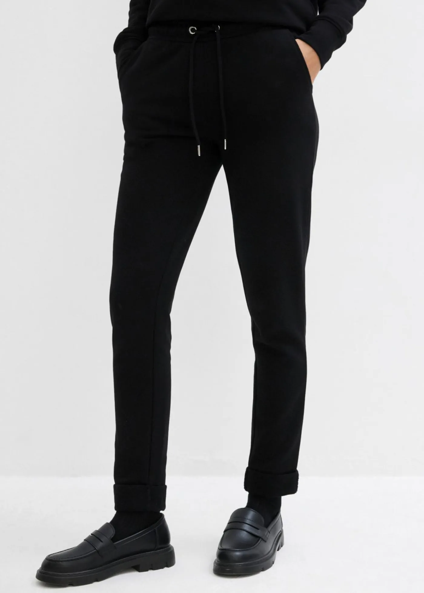 bonprix bonprix Pantalón de chándal ajustado Negro Clearance