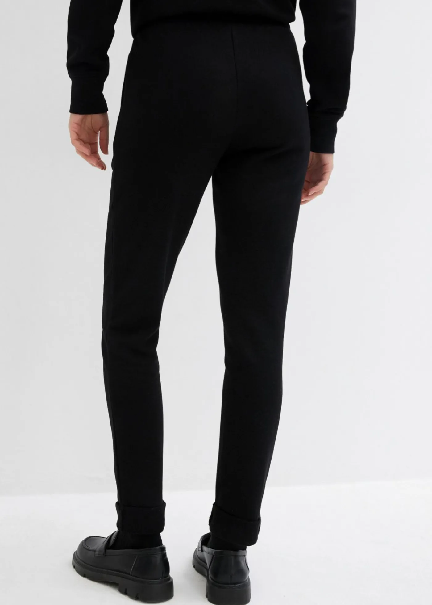 bonprix bonprix Pantalón de chándal ajustado Negro Clearance