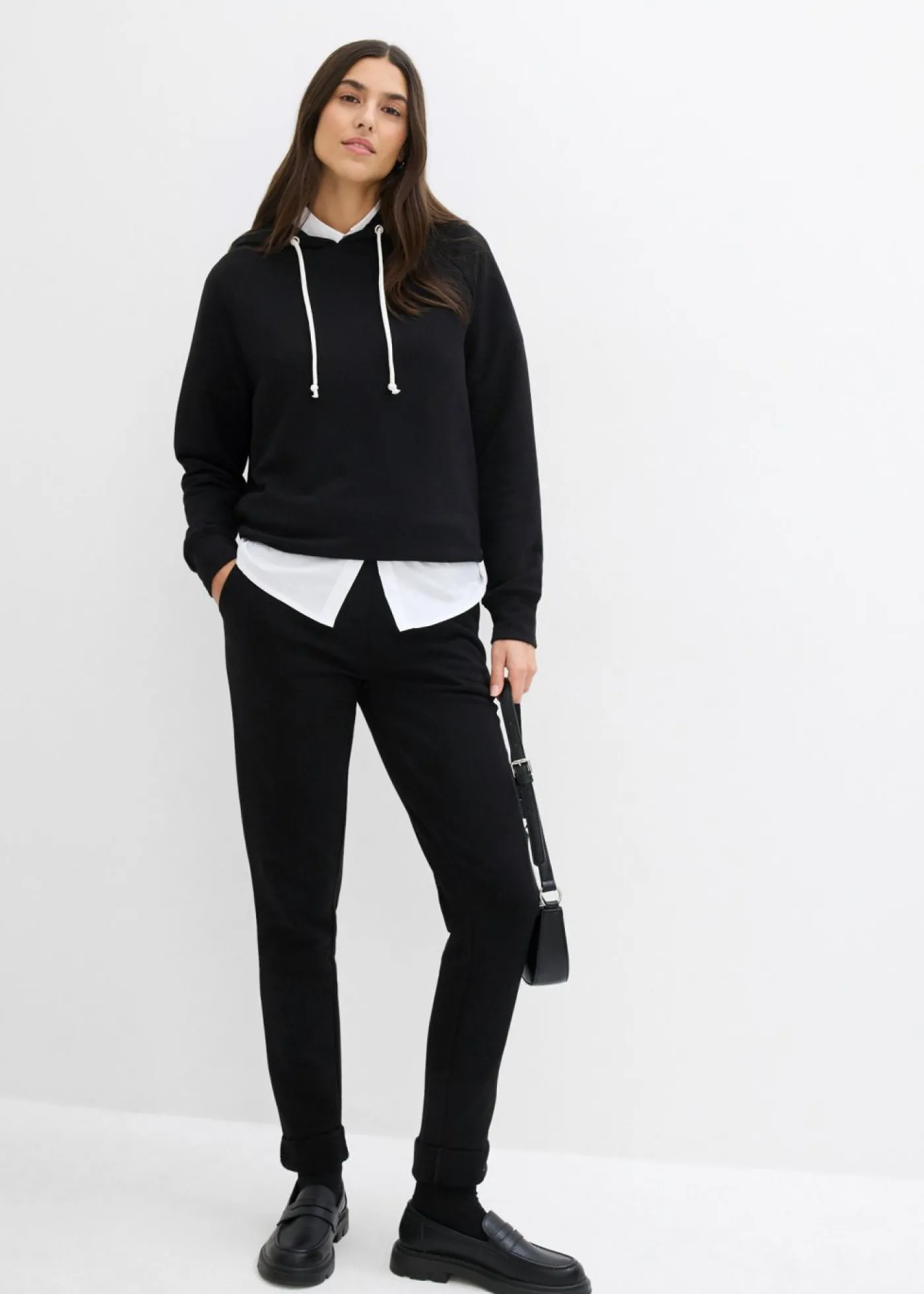 bonprix bonprix Pantalón de chándal ajustado Negro Clearance