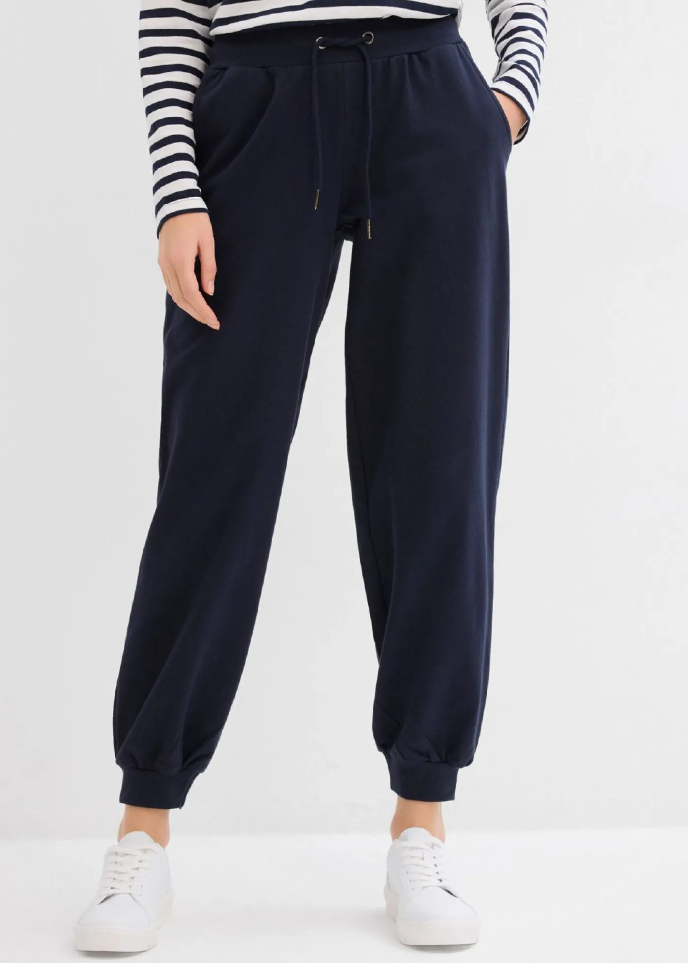 bonprix bonprix Pantalón de chándal con cinturilla elástica Azul marino Online