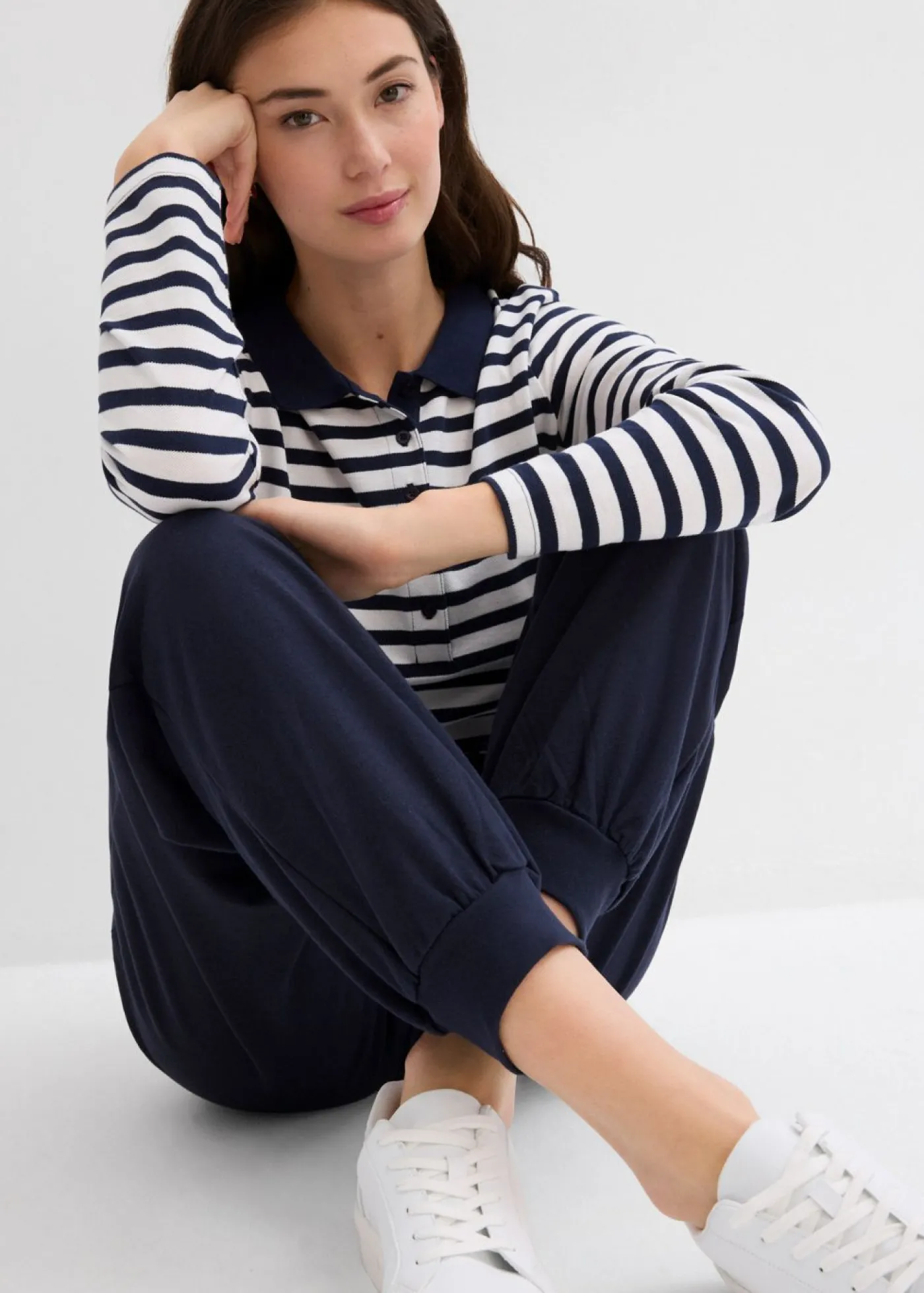 bonprix bonprix Pantalón de chándal con cinturilla elástica Azul marino Online