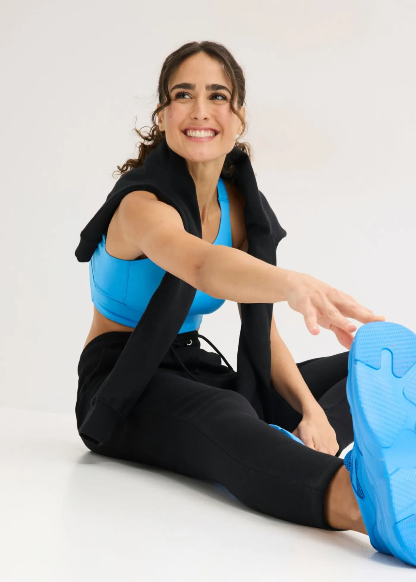 bonprix bonprix Pantalón de chándal con cinturilla elástica Negro Hot