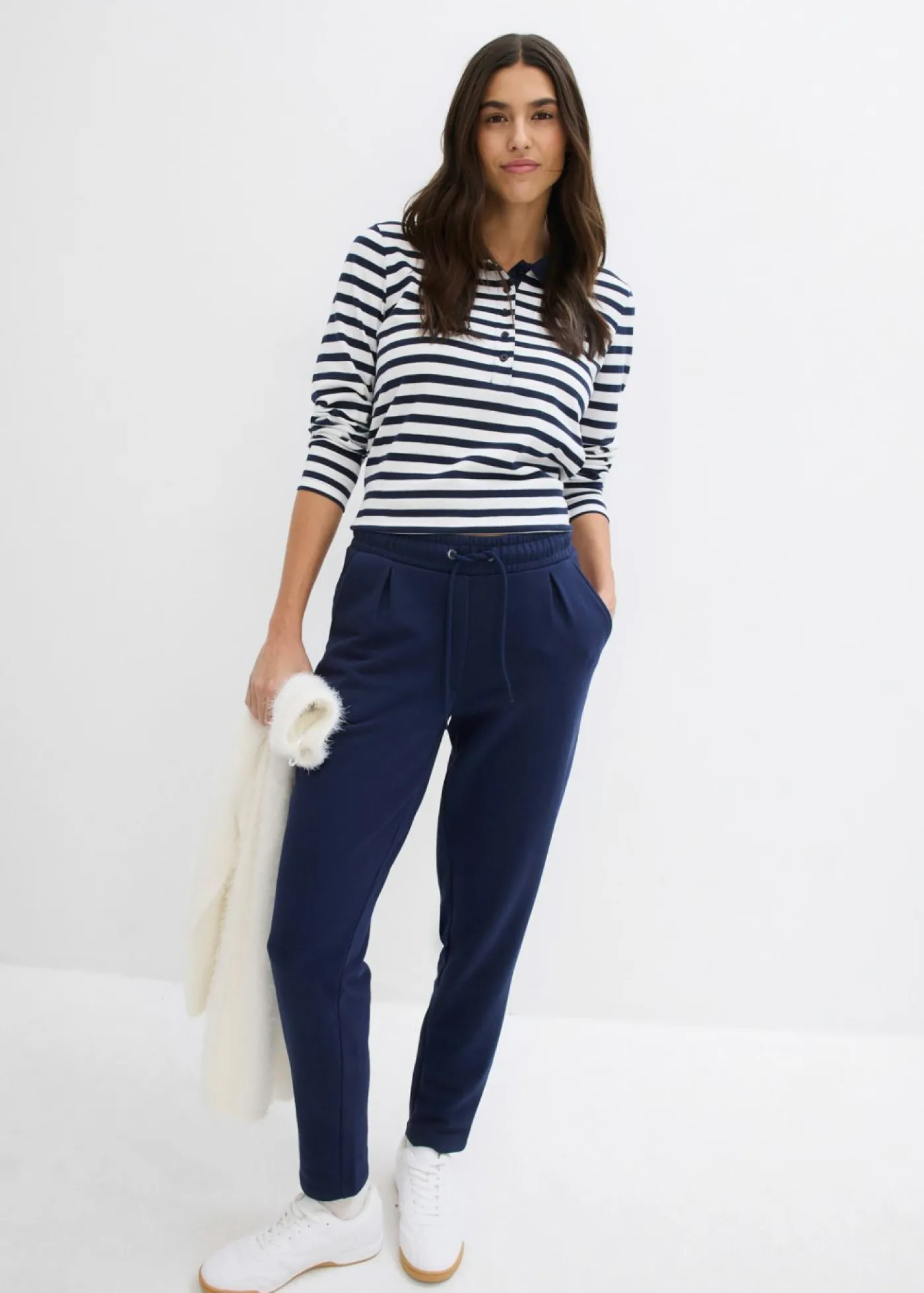 bonprix bonprix Pantalón de chándal con cinturilla elástica Azul marino