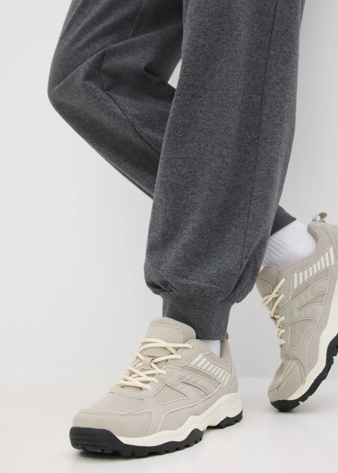 bonprix bonprix Pantalón de chándal con cinturilla elástica Gris jaspeado Best