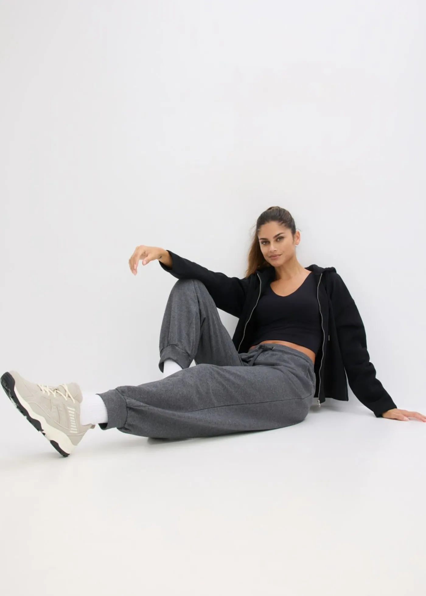 bonprix bonprix Pantalón de chándal con cinturilla elástica Gris jaspeado Best