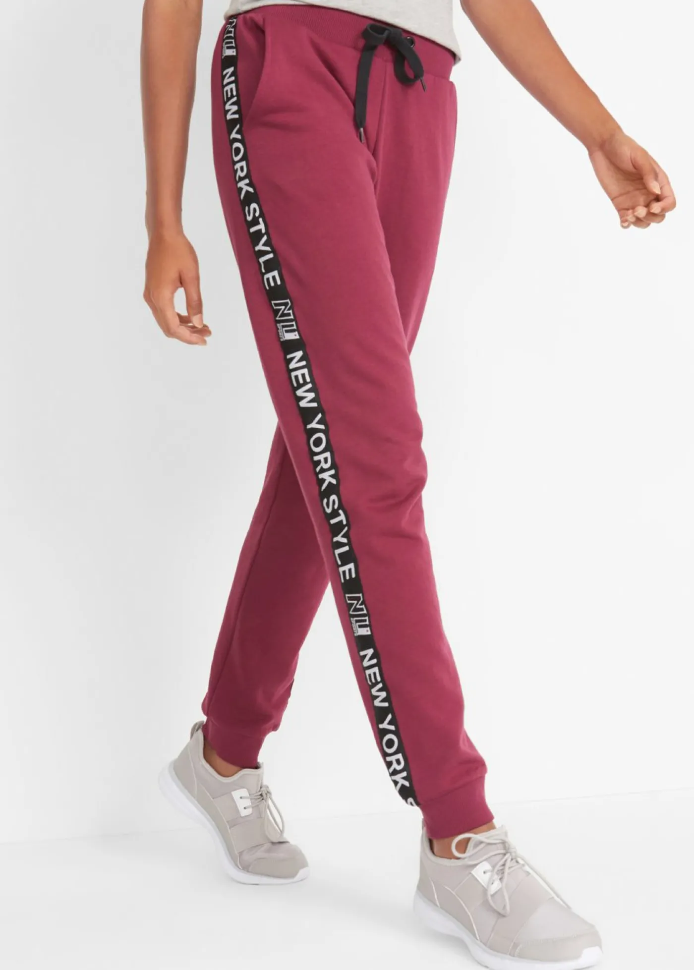 bonprix bonprix Pantalón de chándal con estampado Rojo azalea Clearance