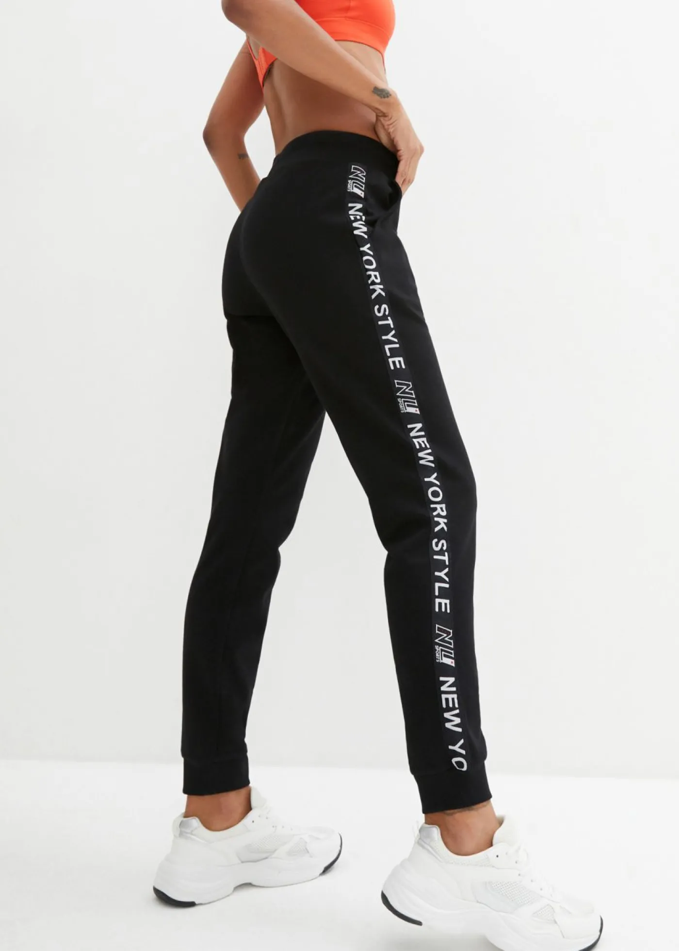bonprix bonprix Pantalón de chándal con estampado Negro Sale