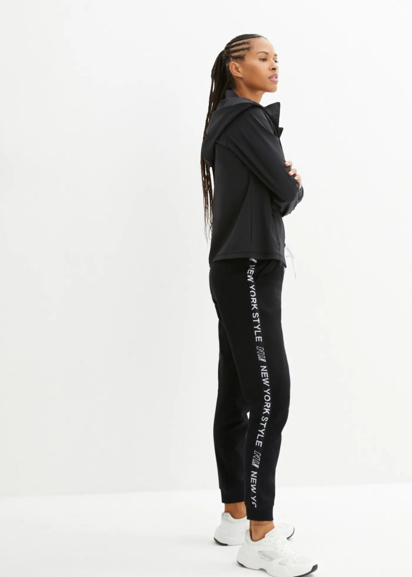 bonprix bonprix Pantalón de chándal con estampado Negro Sale