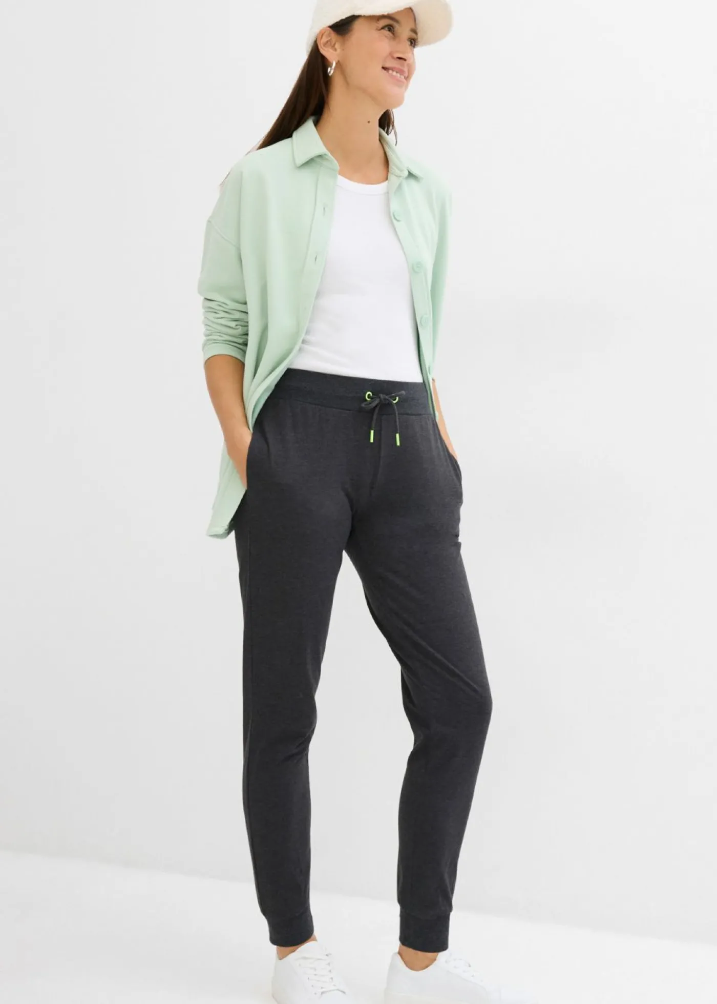 bonprix bonprix Pantalón de chándal con puños negro amarillo neón moteado