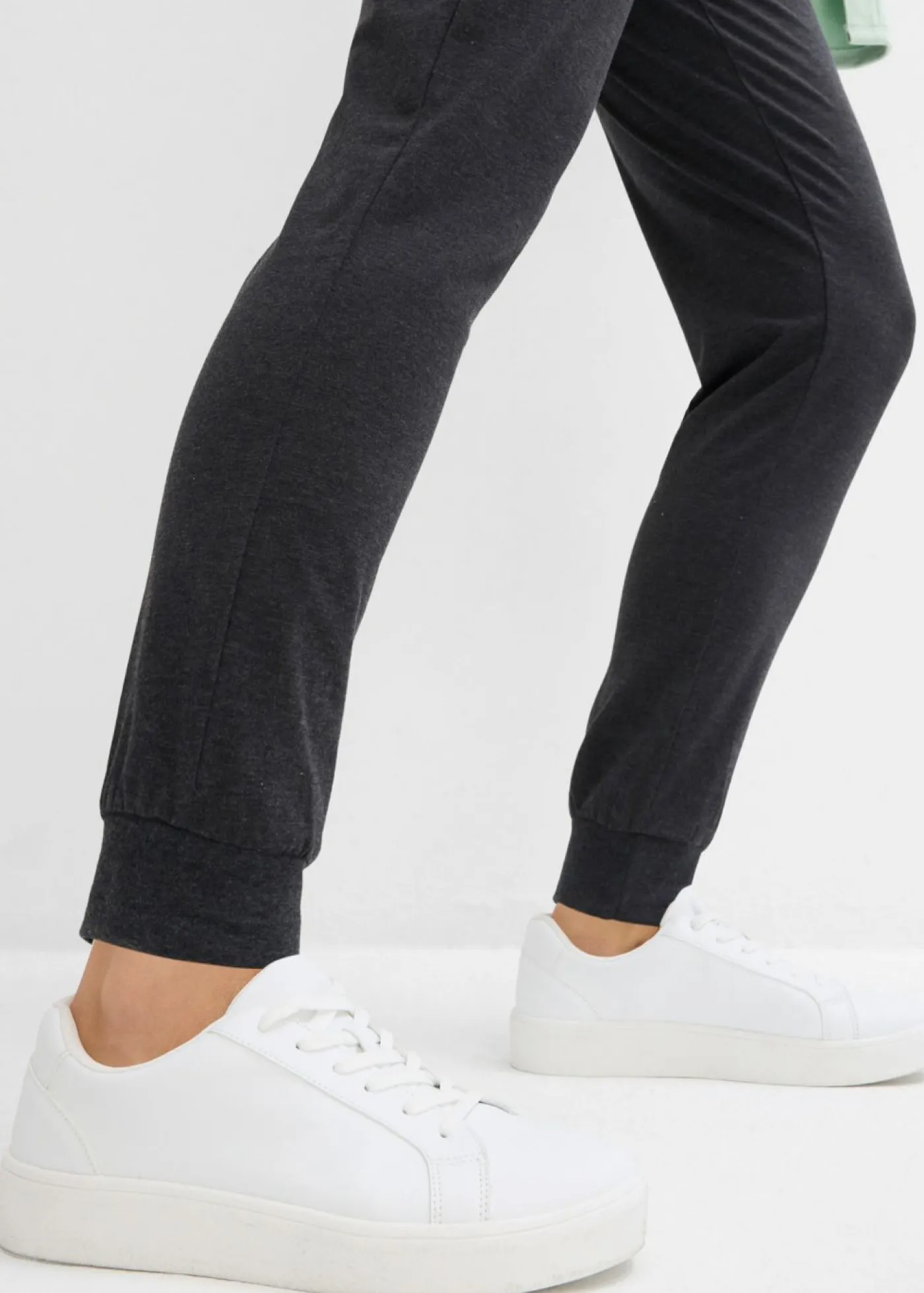 bonprix bonprix Pantalón de chándal con puños negro amarillo neón moteado