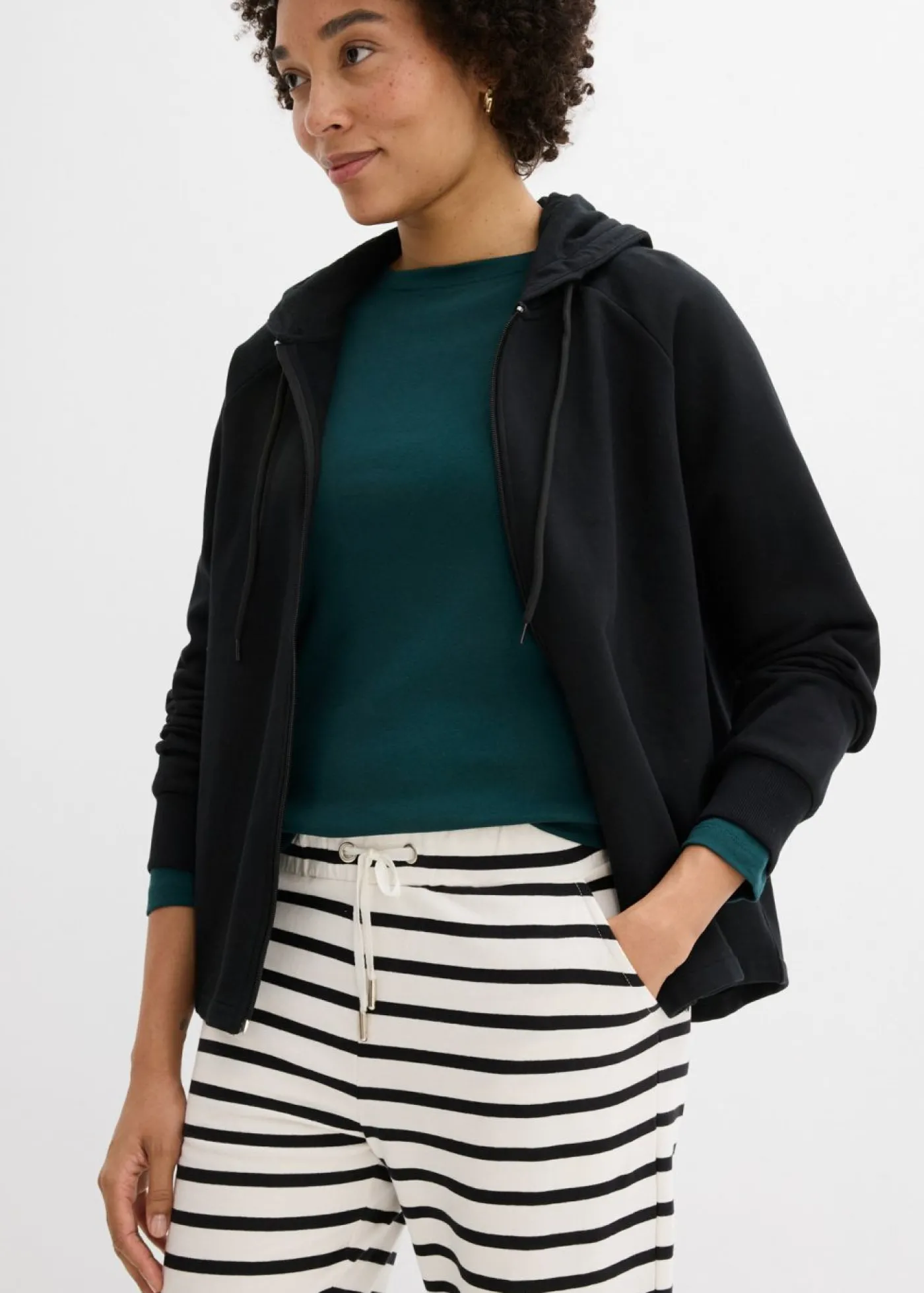 bonprix bonprix Pantalón de chándal de algodón ecológico puro negro-blanco lana con rayas Online