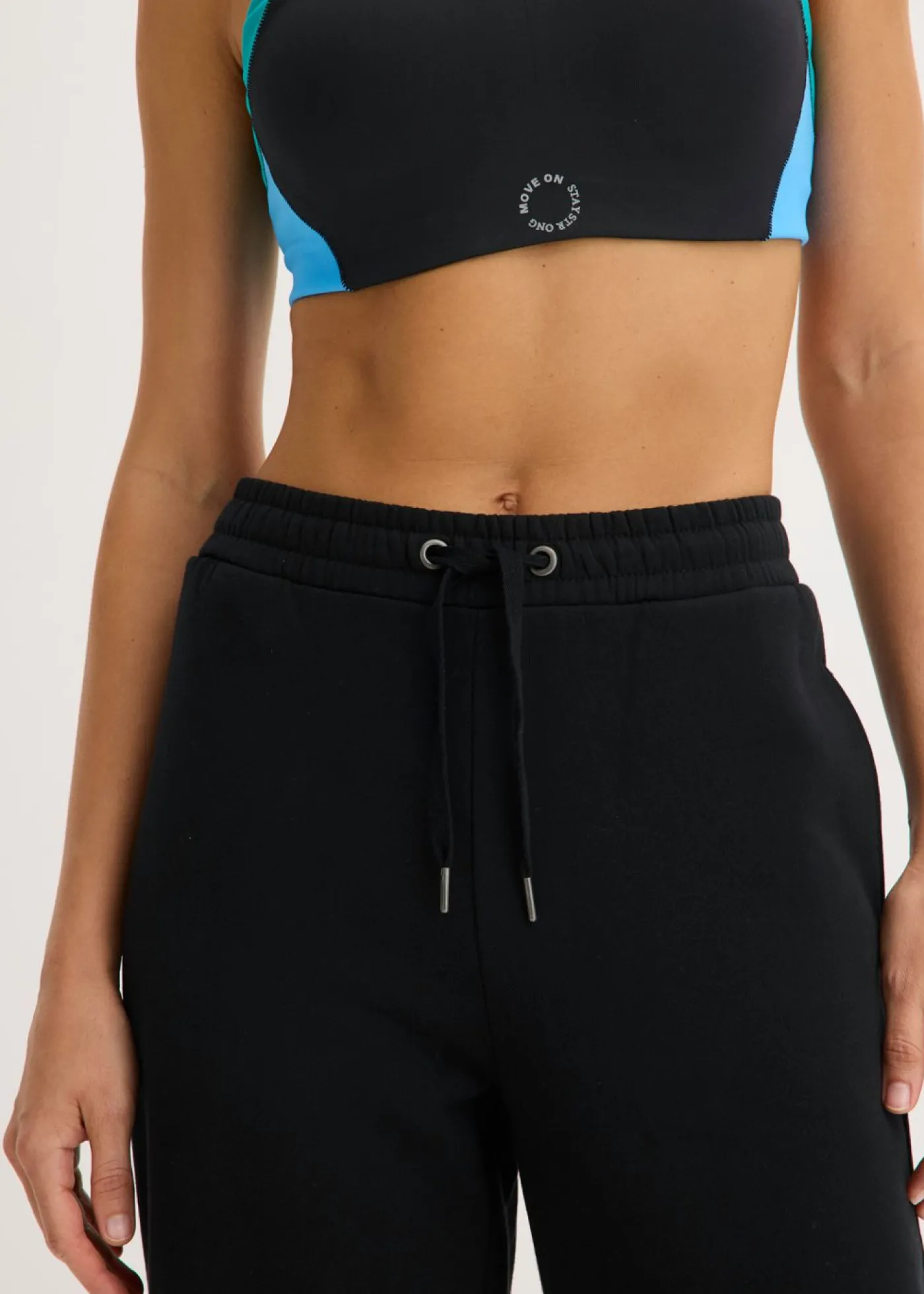 bonprix bonprix Pantalón de chándal de algodón orgánico puro con cintura alta Negro