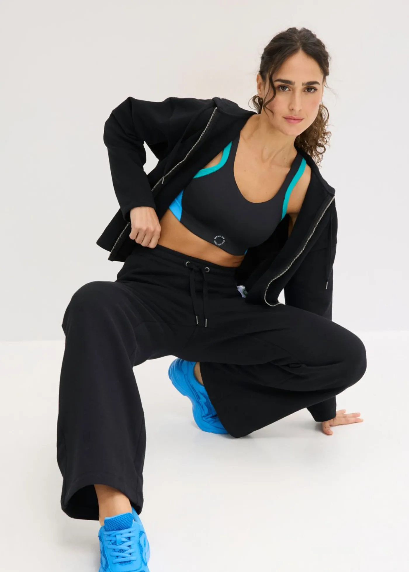 bonprix bonprix Pantalón de chándal de algodón orgánico puro con cintura alta Negro