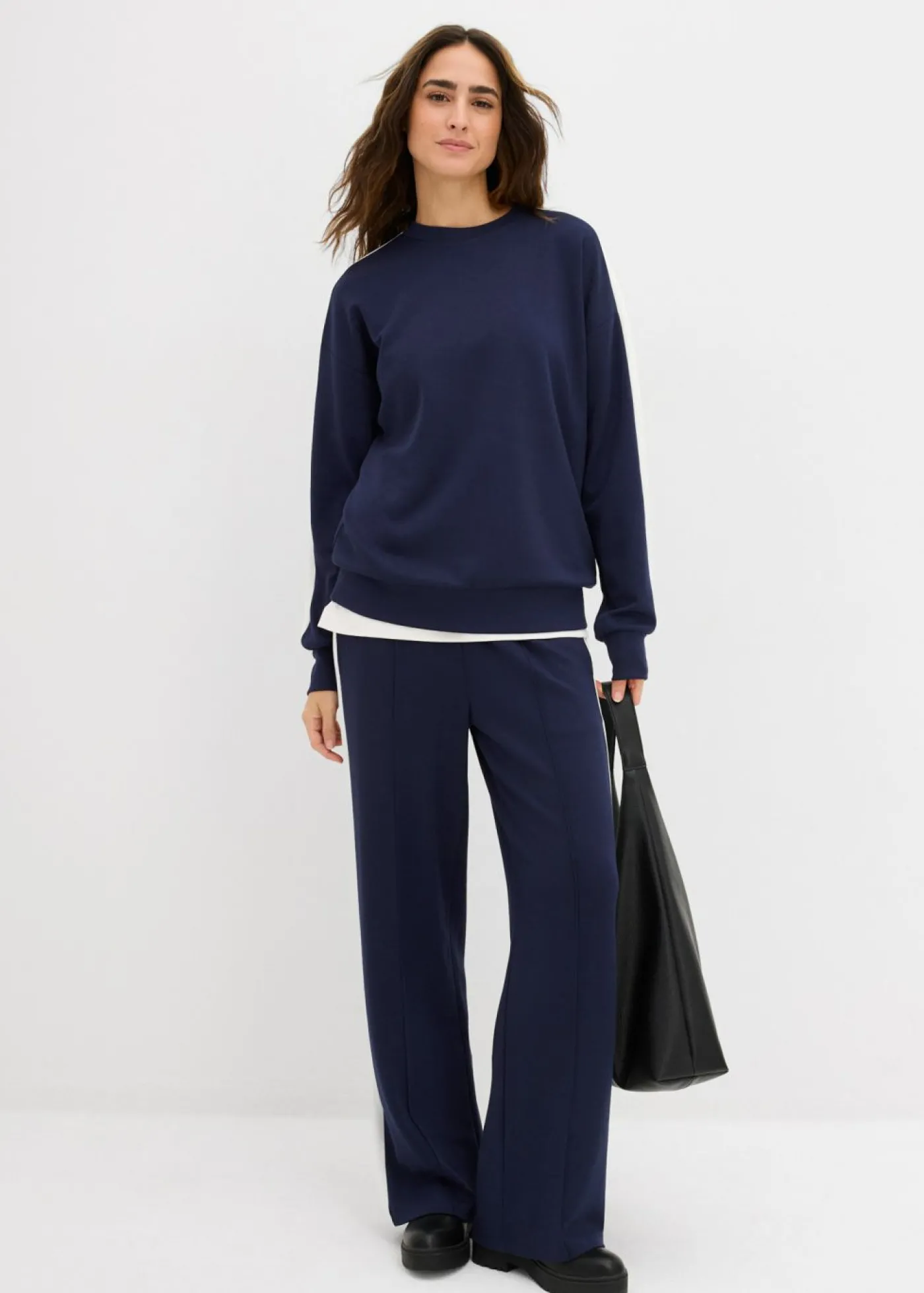 bonprix bonprix Pantalón de chándal de calidad interlock Azul con rayas longitudinales Clearance