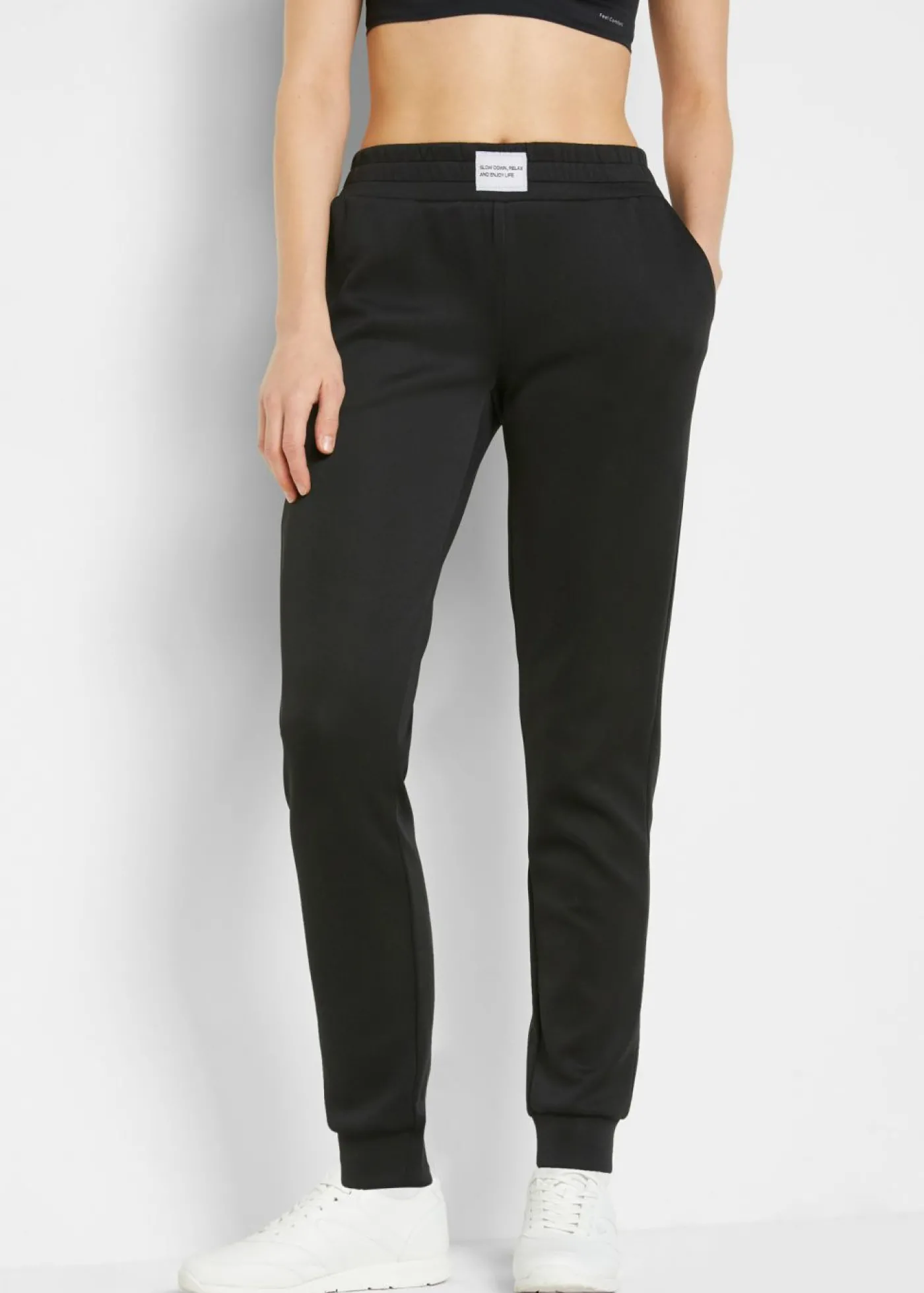 bonprix bonprix Pantalón de chándal de material de secado rápido Negro Best