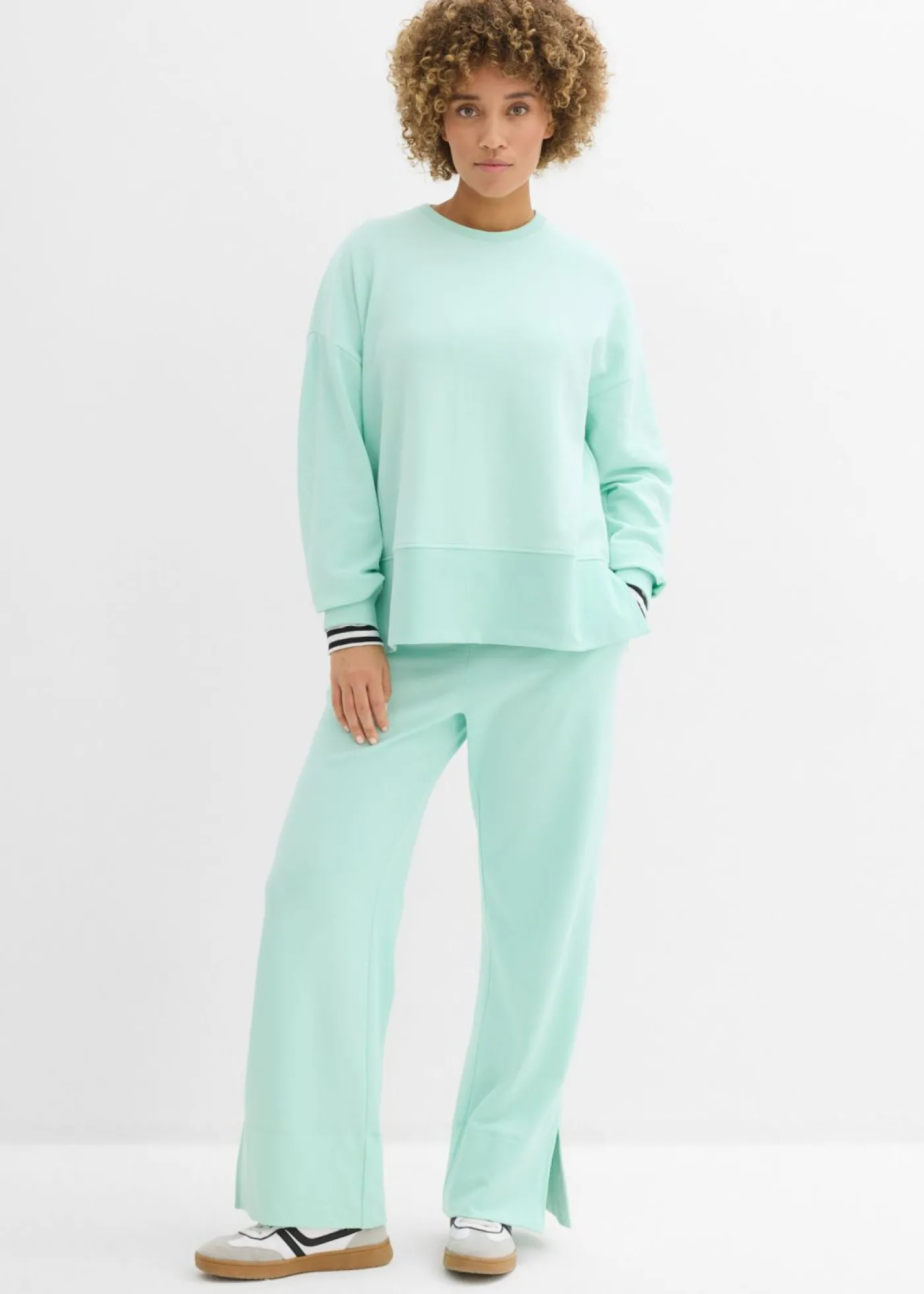 bonprix bonprix Pantalón de chándal de mezcla de algodón Menta claro Discount