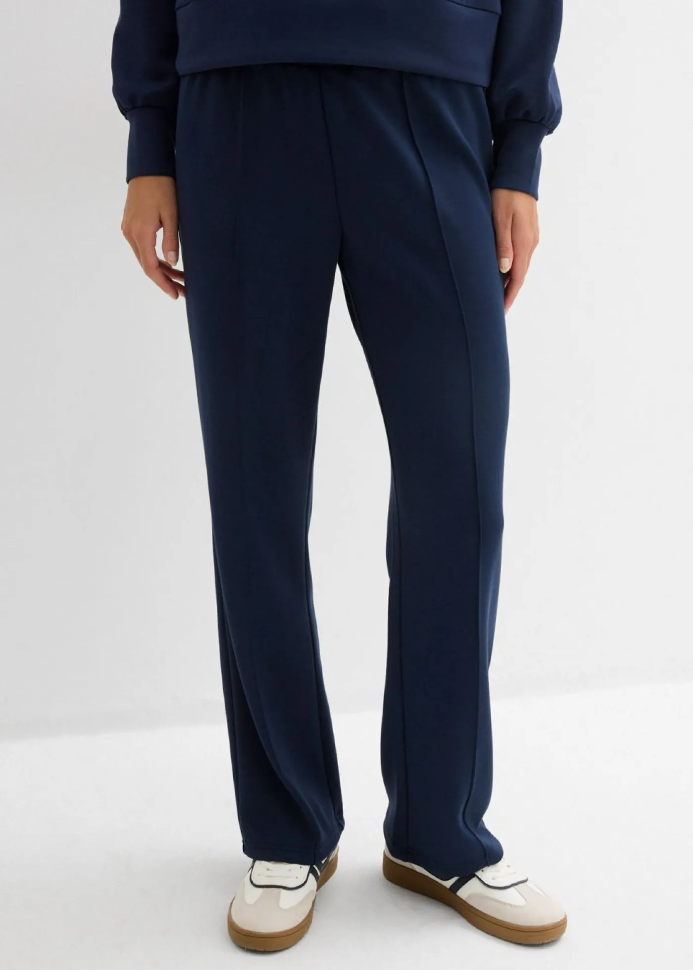 bonprix bonprix Pantalón de chándal de mezcla de viscosa suave Azul marino