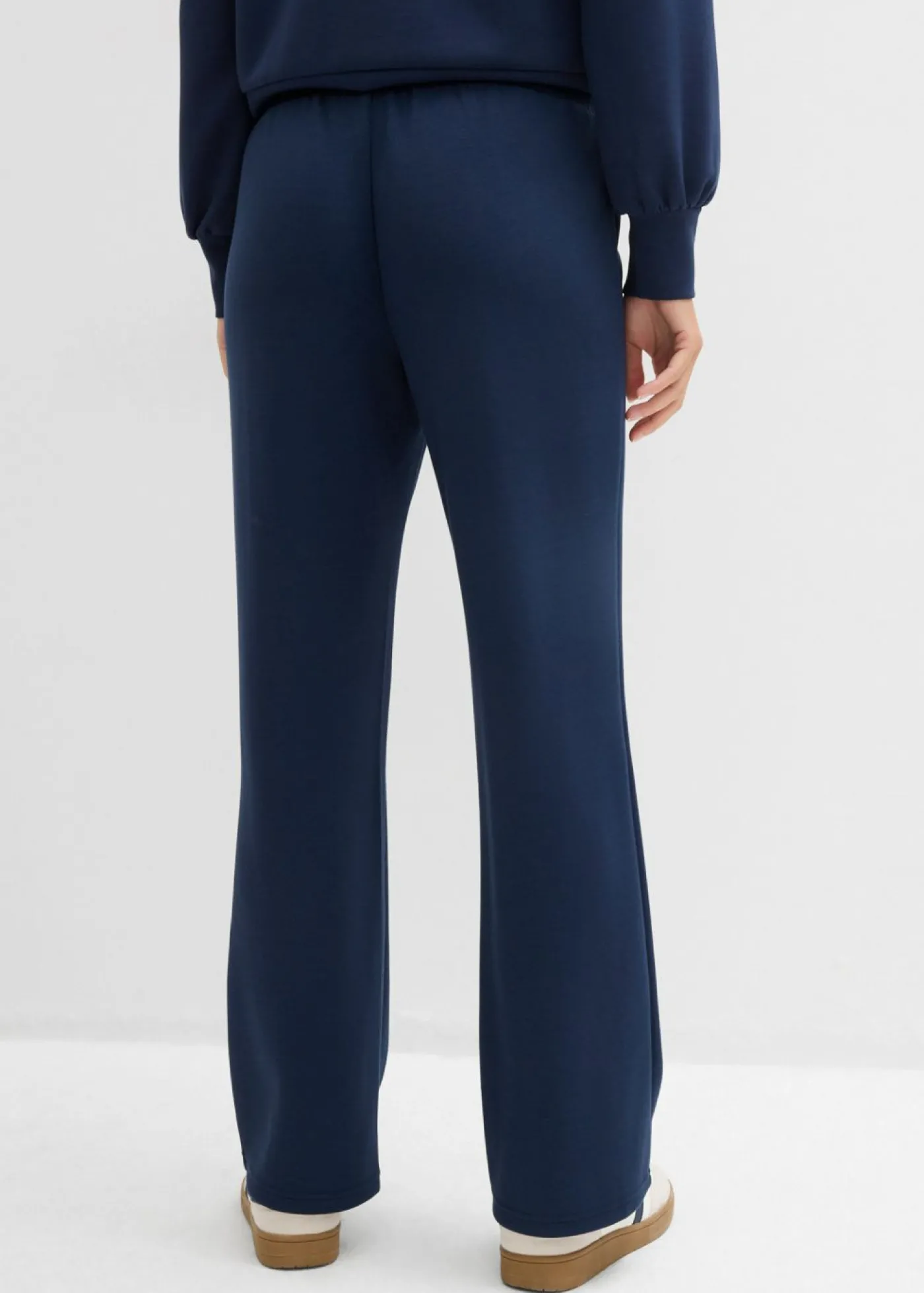 bonprix bonprix Pantalón de chándal de mezcla de viscosa suave Azul marino