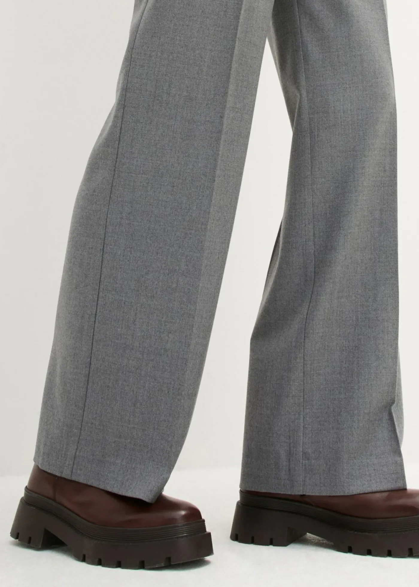 bonprix bonprix Pantalón de lana con pinzas gris moteado Hot