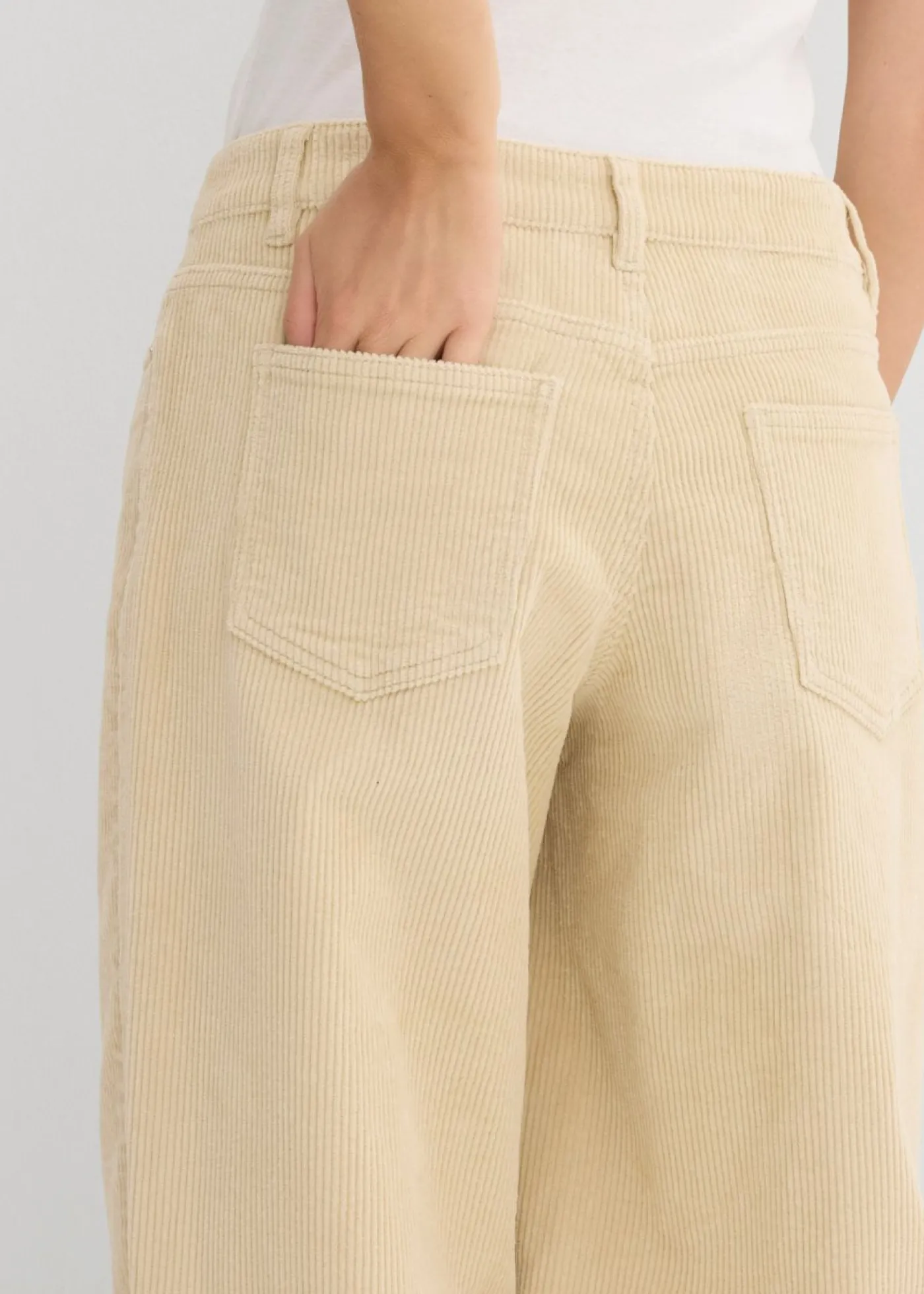 bonprix bonprix Pantalón de pana barrel, mid waist Arena claro Outlet