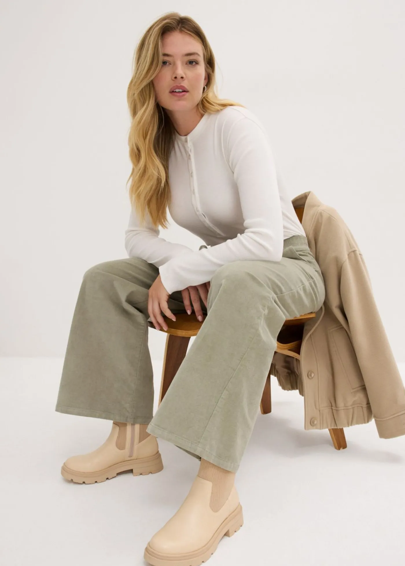 bonprix bonprix Pantalón de pana con cintura cómoda, high waist Verde alga Discount