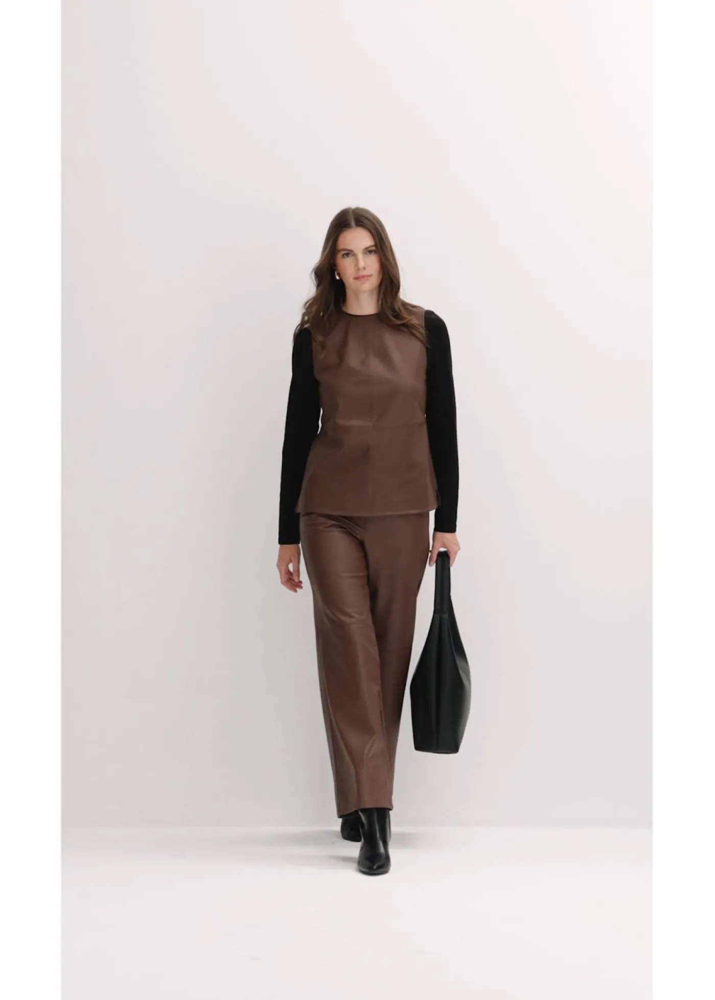 bonprix bonprix Pantalón de piel sintética marrón Online