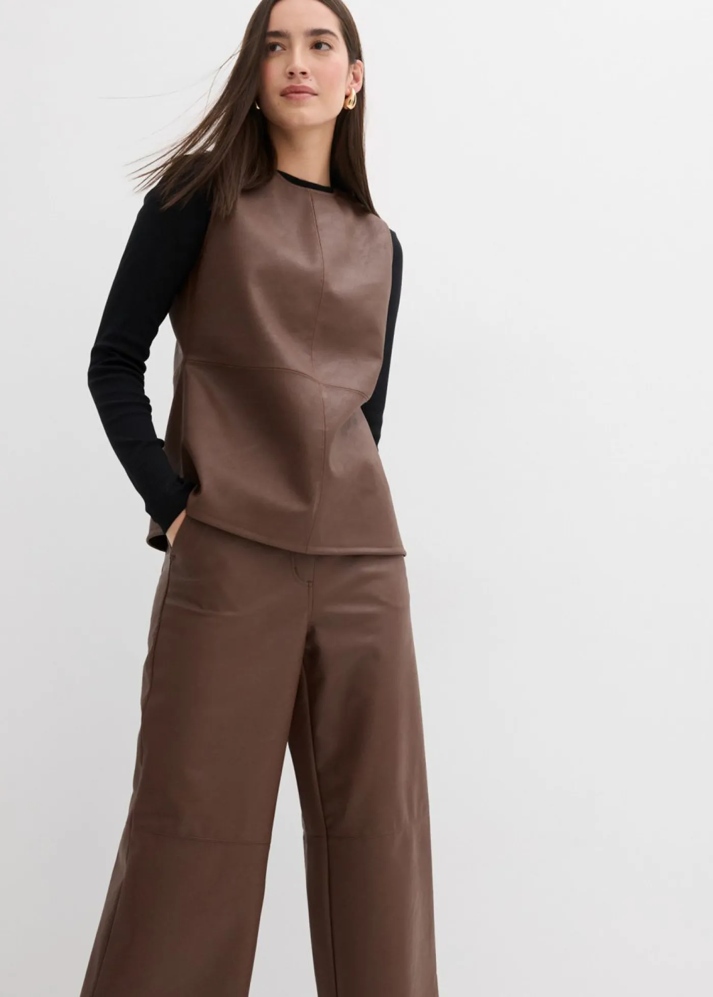 bonprix bonprix Pantalón de piel sintética marrón Online