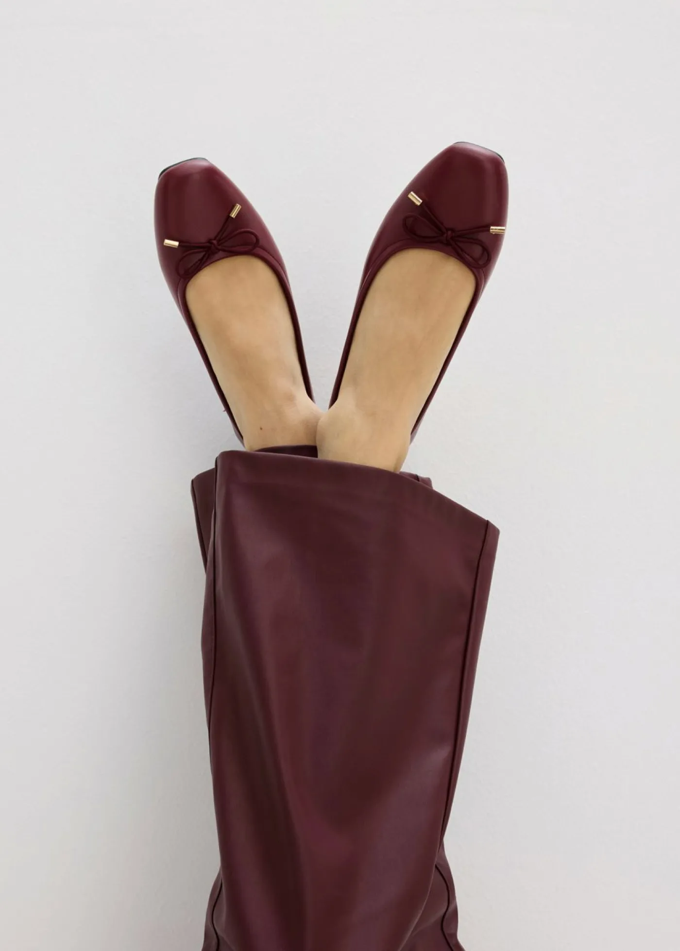 bonprix bonprix Pantalón de piel sintética mora oscuro Discount