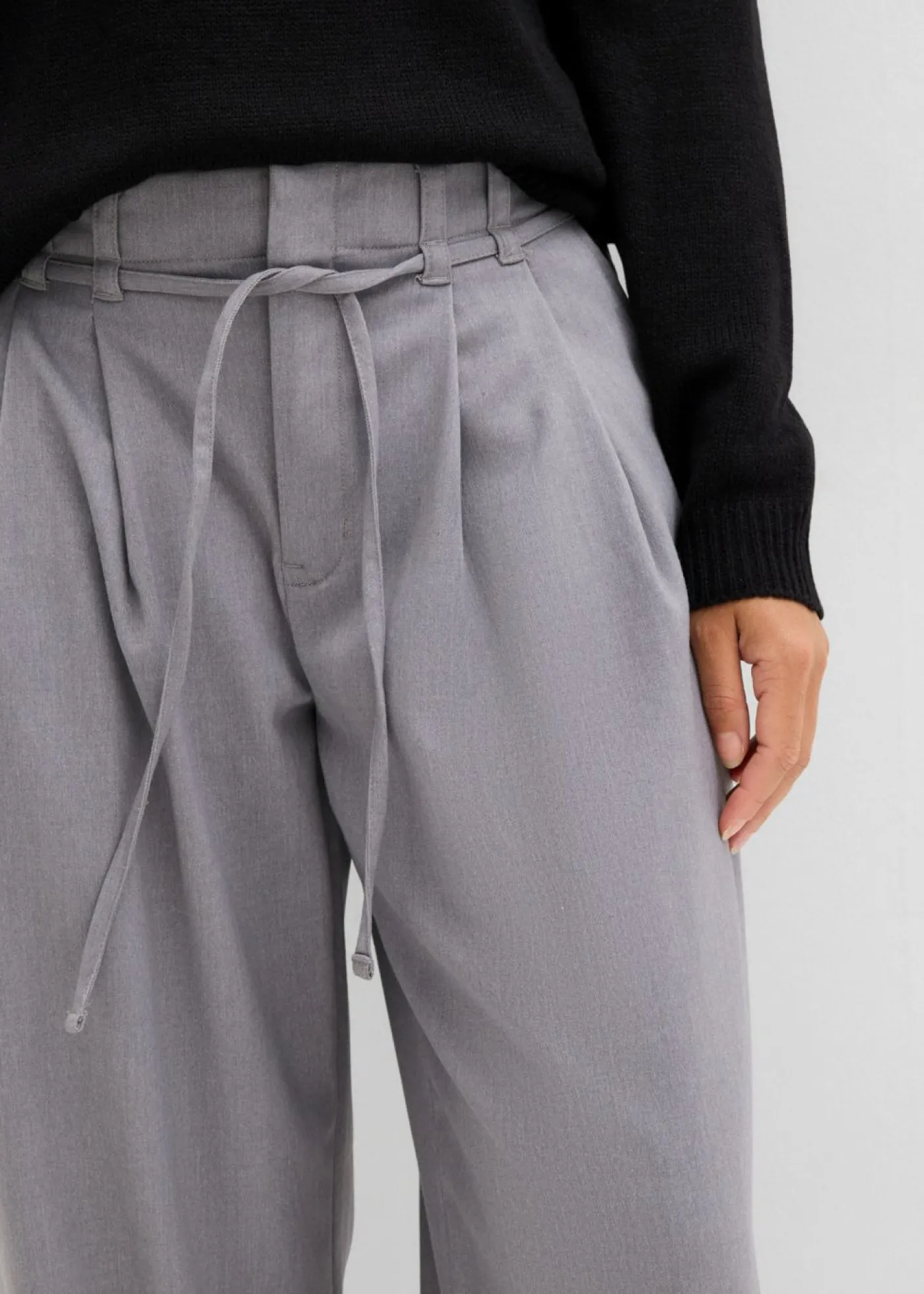 bonprix bonprix Pantalón de pinzas con cordón Gris Best