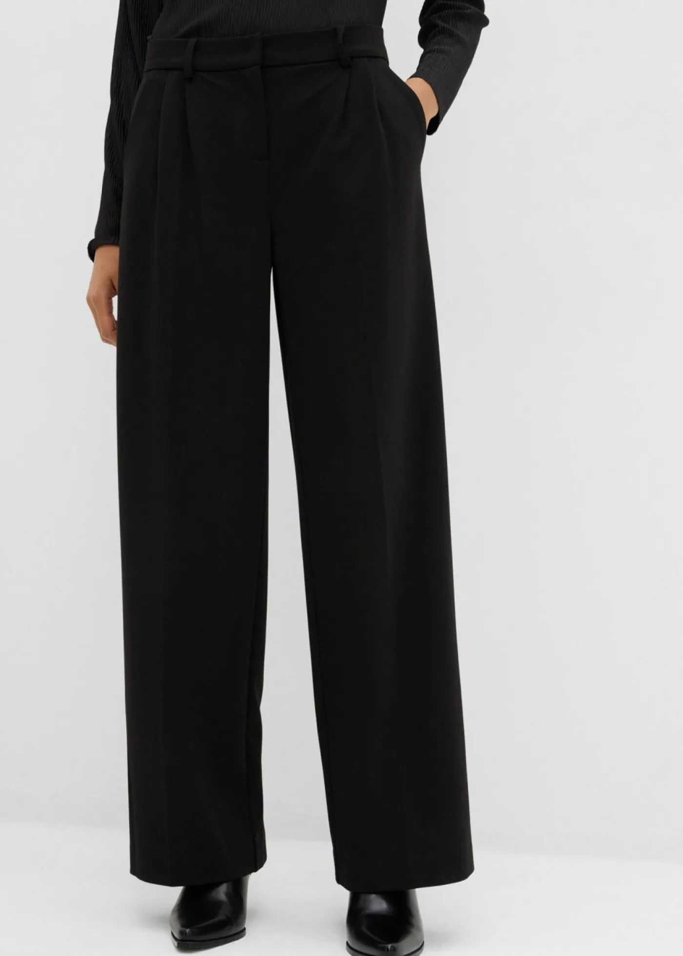 bonprix bonprix Pantalón de pinzas de mezcla de viscosa Negro Best