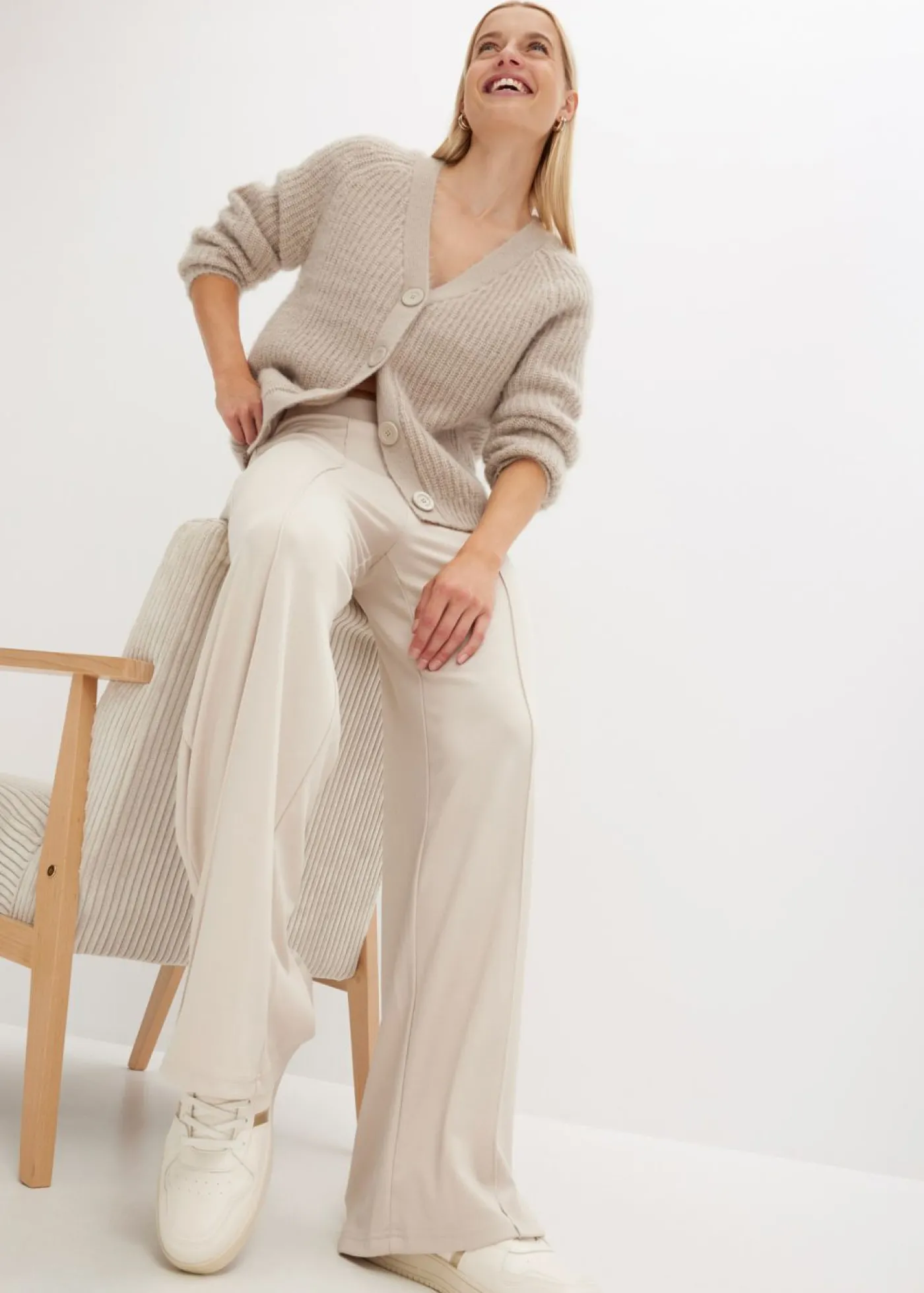 bonprix bonprix Pantalón de punto masilla Outlet