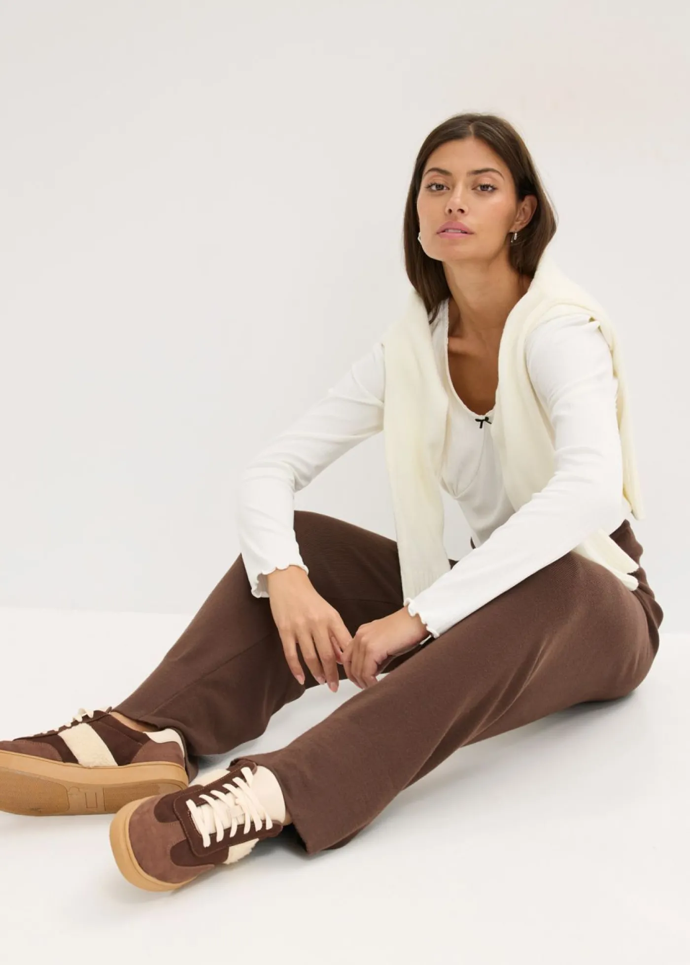 bonprix bonprix Pantalón de punto de mezcla de viscosa suave marrón Hot