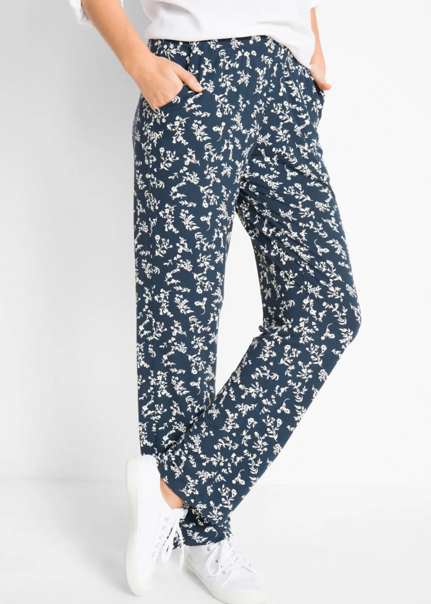 bonprix bonprix Pantalón de punto en mezcla de viscosa azul marino con flores