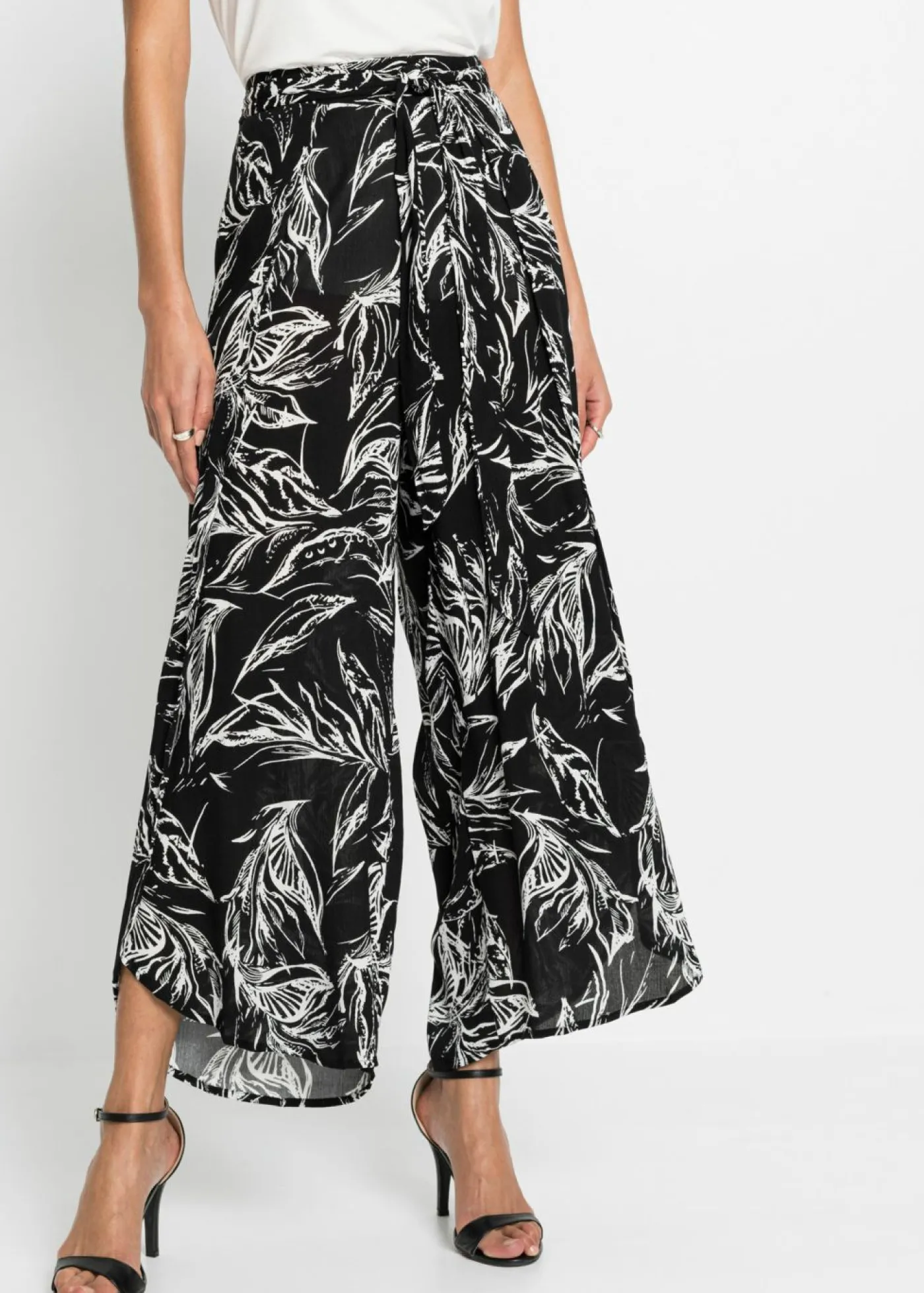 bonprix bonprix Pantalón de viscosa estructurada Negro-blanco de flores Hot