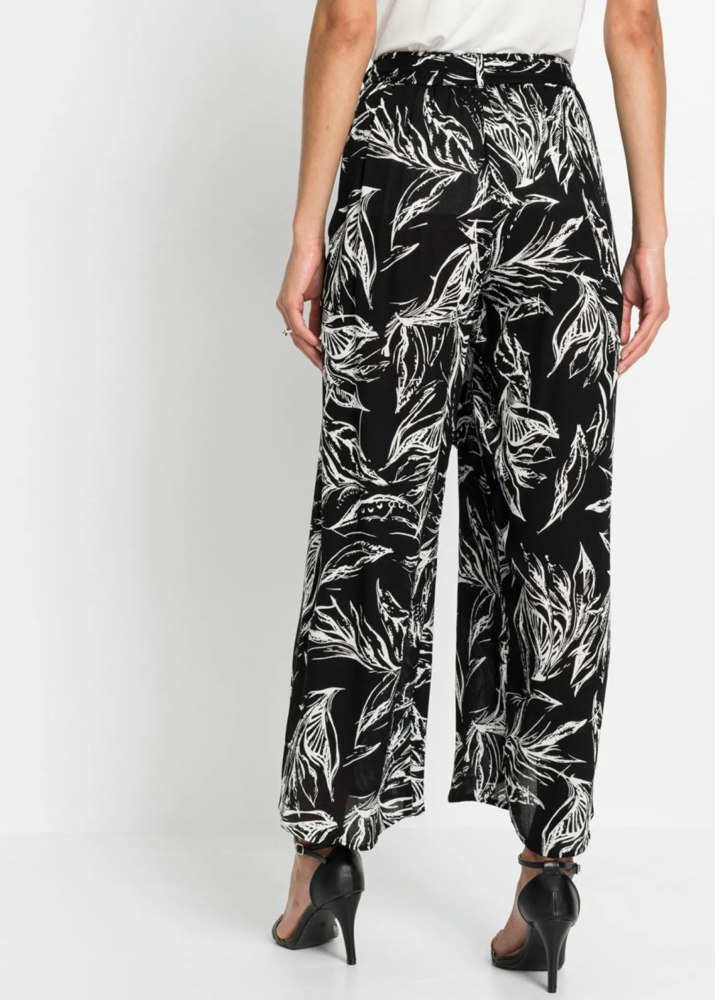 bonprix bonprix Pantalón de viscosa estructurada Negro-blanco de flores Hot