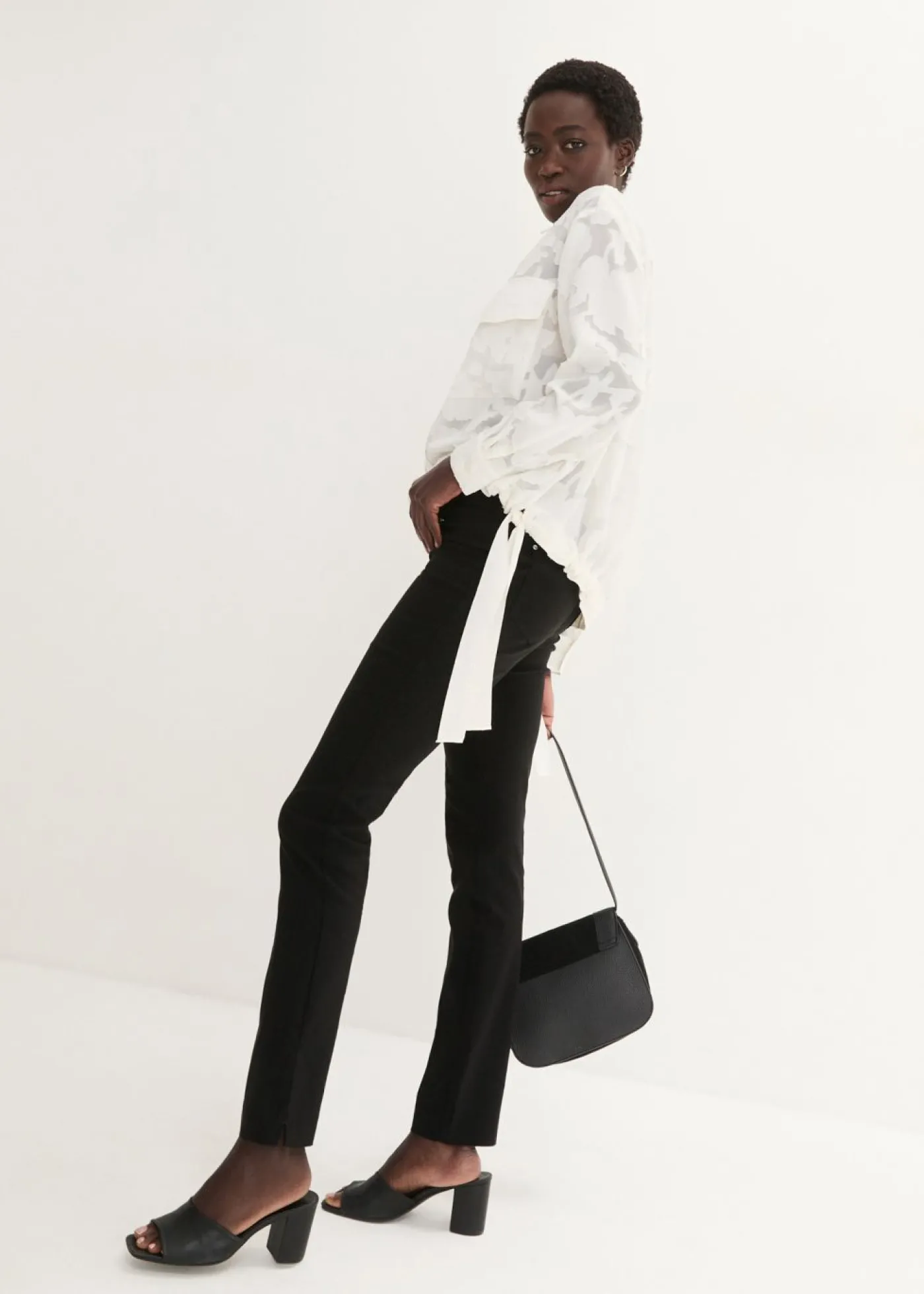 bonprix bonprix Pantalón elástico con cintura antideslizante Negro Hot