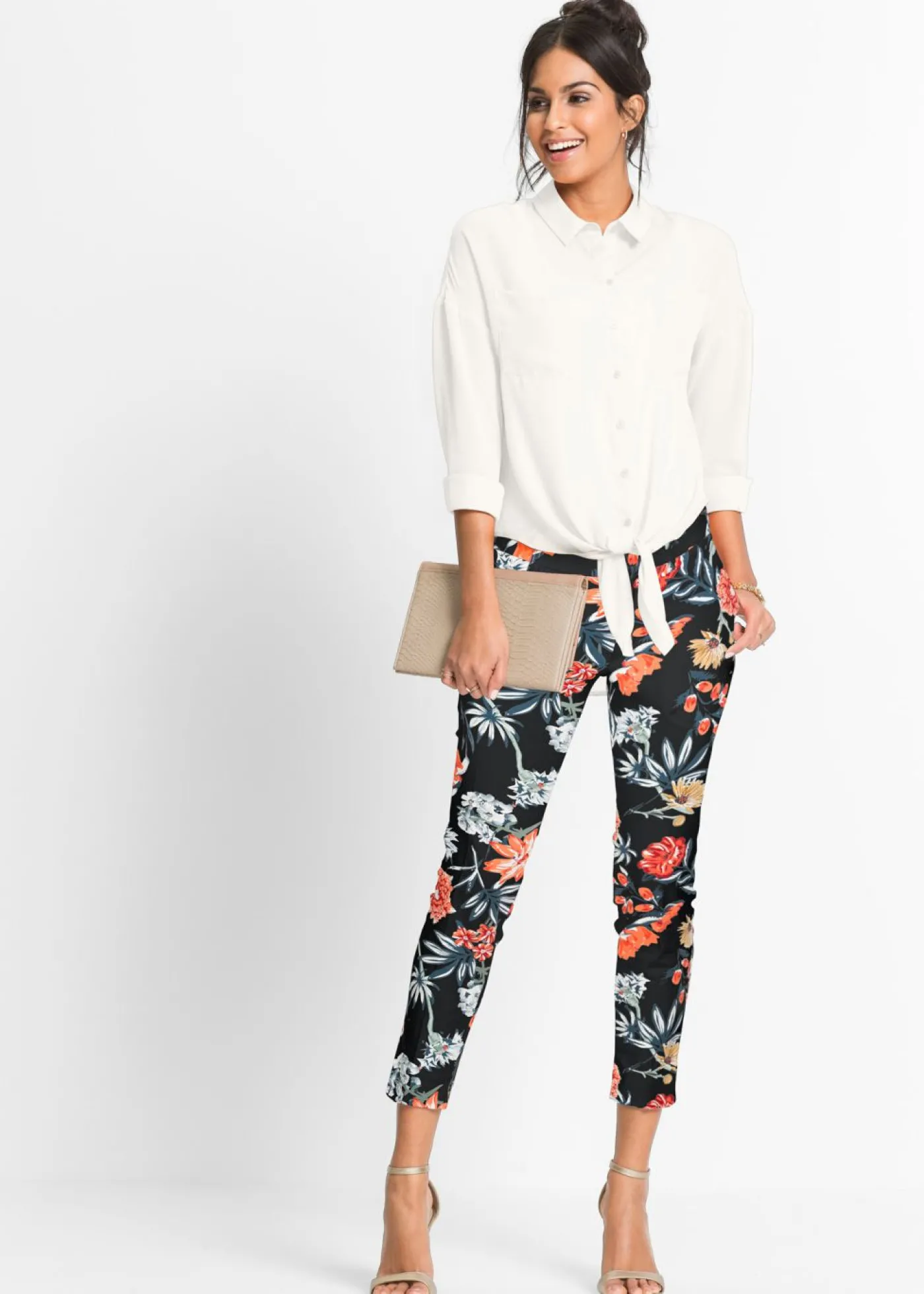 bonprix bonprix Pantalón elásticos 7/8 Negro con flores Discount