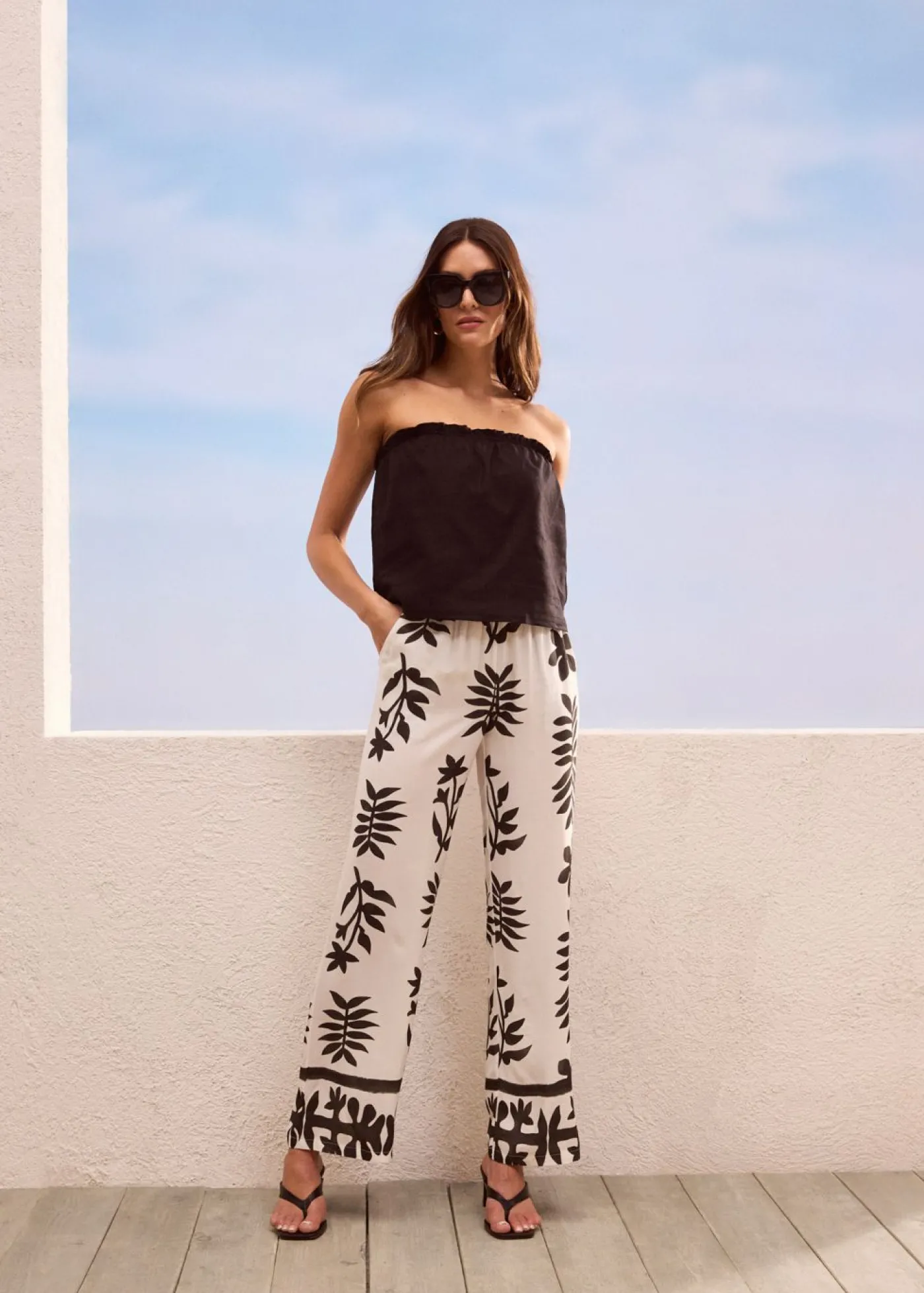 bonprix bonprix Pantalón estampado de viscosa fluida Blanco-negro Online