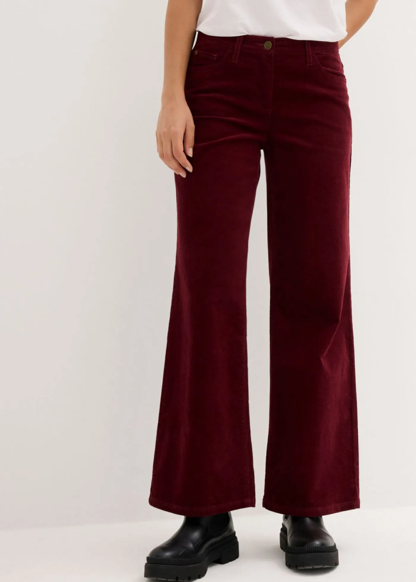 bonprix bonprix Pantalón estilo Marlene de pana rojo avellana New