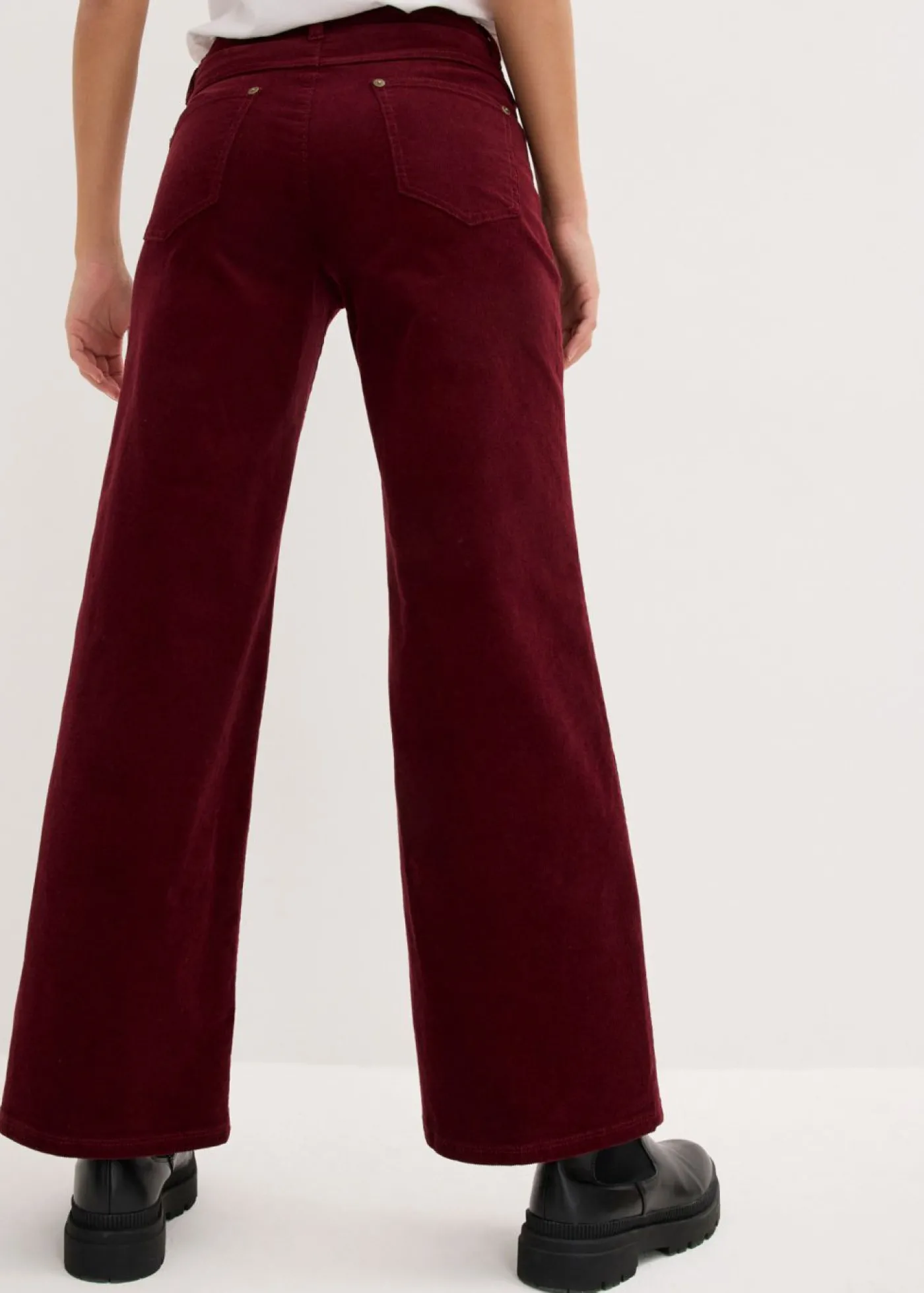 bonprix bonprix Pantalón estilo Marlene de pana rojo avellana New