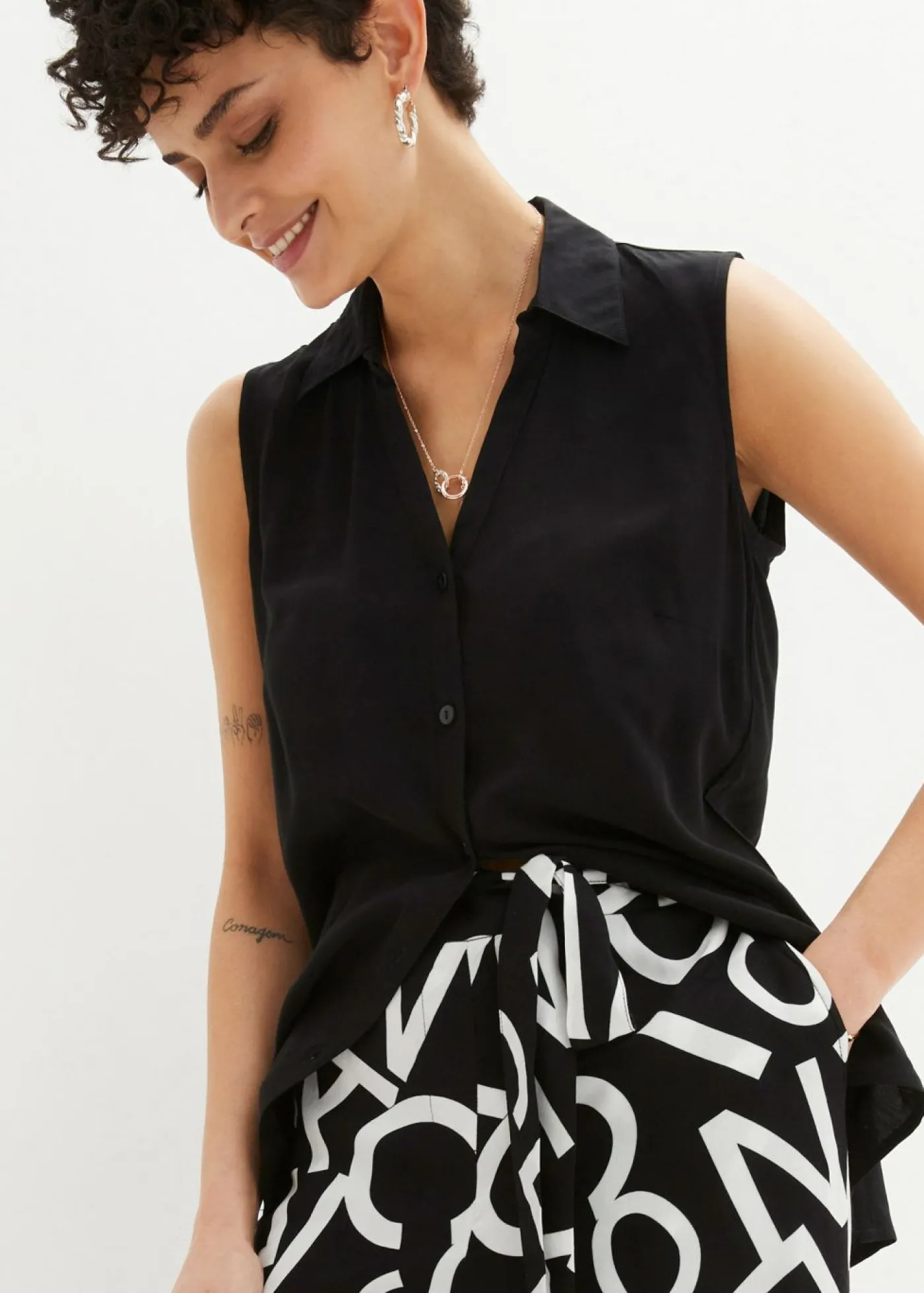 bonprix bonprix Pantalón Marlene con cinturón Negro-blanco Online